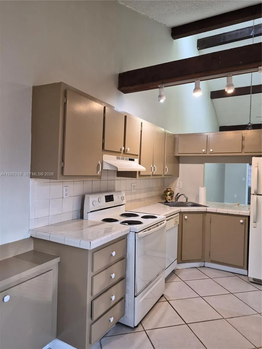 1752 Nw 74th Ave 18, Plantation, Florida 33313, Plantation, Florida 33313, 2 Bedrooms Bedrooms, ,2 BathroomsBathrooms,Residential Lease,For Rent,1752 Nw 74th Ave 18, Plantation, Florida 33313,A11995219