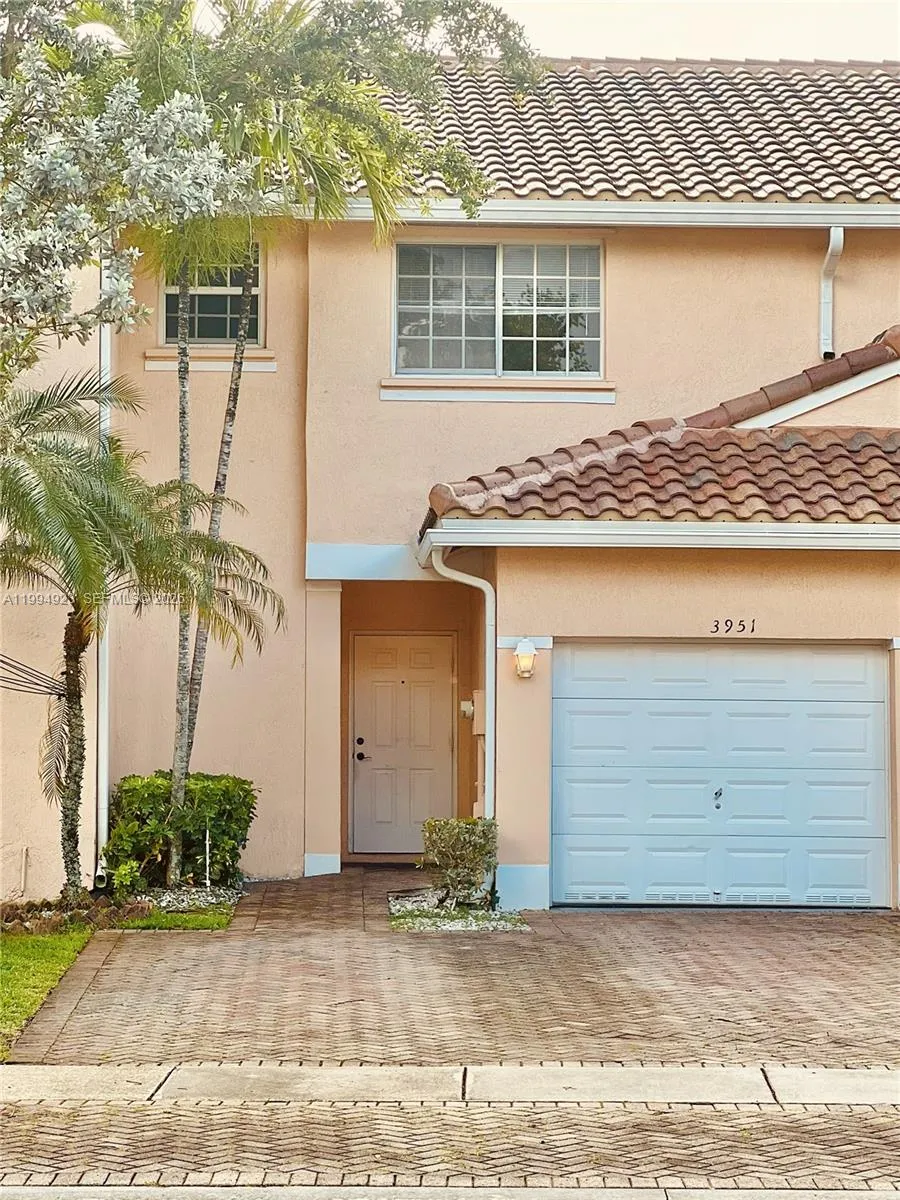 1 Car garage + Driveway fits 4 cars total 5 Cars