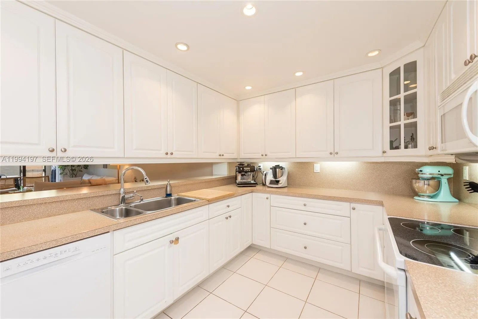 251 Crandon Blvd 141, Key Biscayne, Florida 33149, Key Biscayne, Florida 33149, 2 Bedrooms Bedrooms, ,2 BathroomsBathrooms,Residential Lease,For Rent,251 Crandon Blvd 141, Key Biscayne, Florida 33149,A11994197