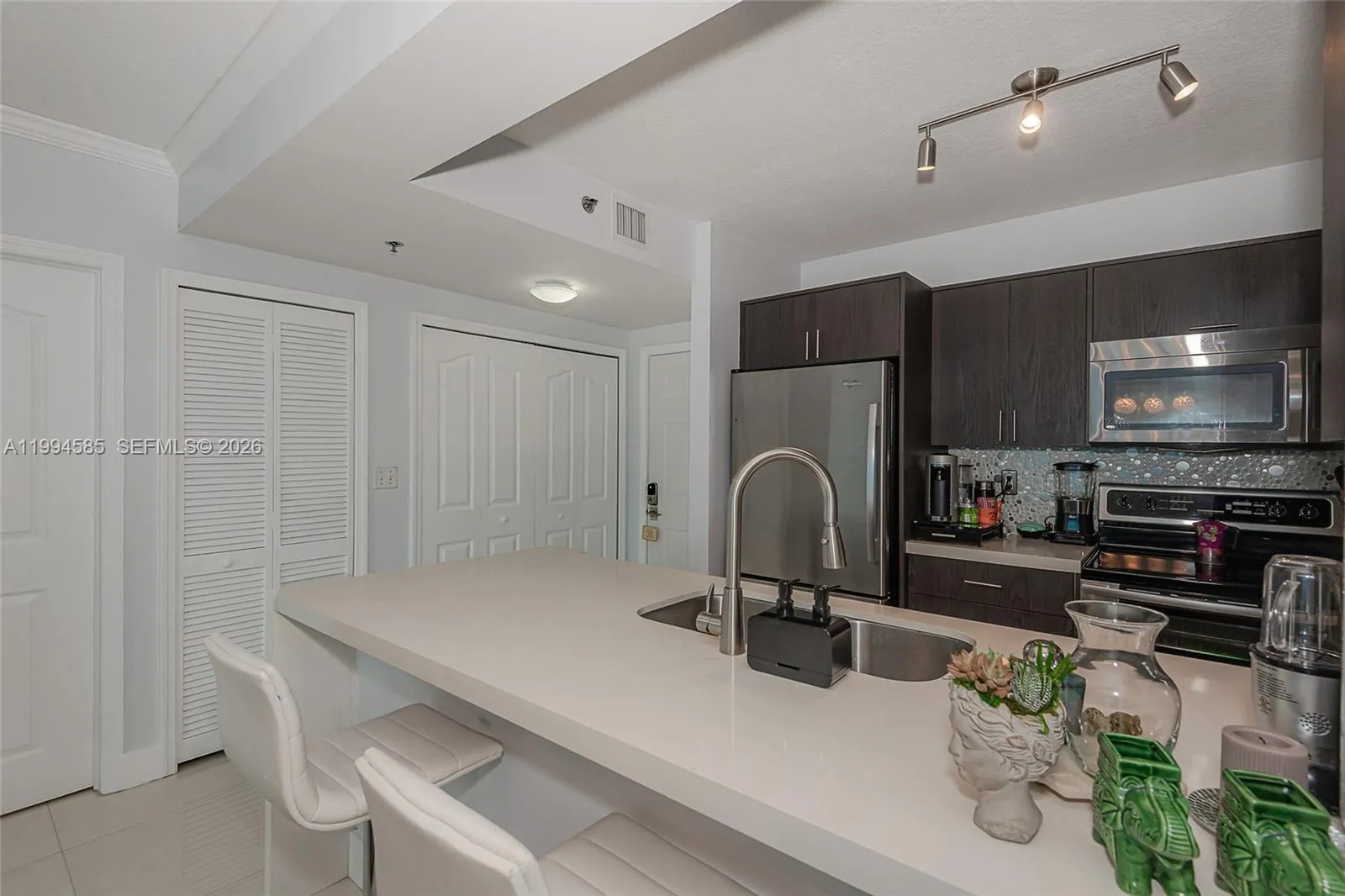 2665 Sw 37th Ave 410, Miami, Florida 33133, Miami, Florida 33133, 1 Bedroom Bedrooms, ,1 BathroomBathrooms,Residential Lease,For Rent,2665 Sw 37th Ave 410, Miami, Florida 33133,A11994585