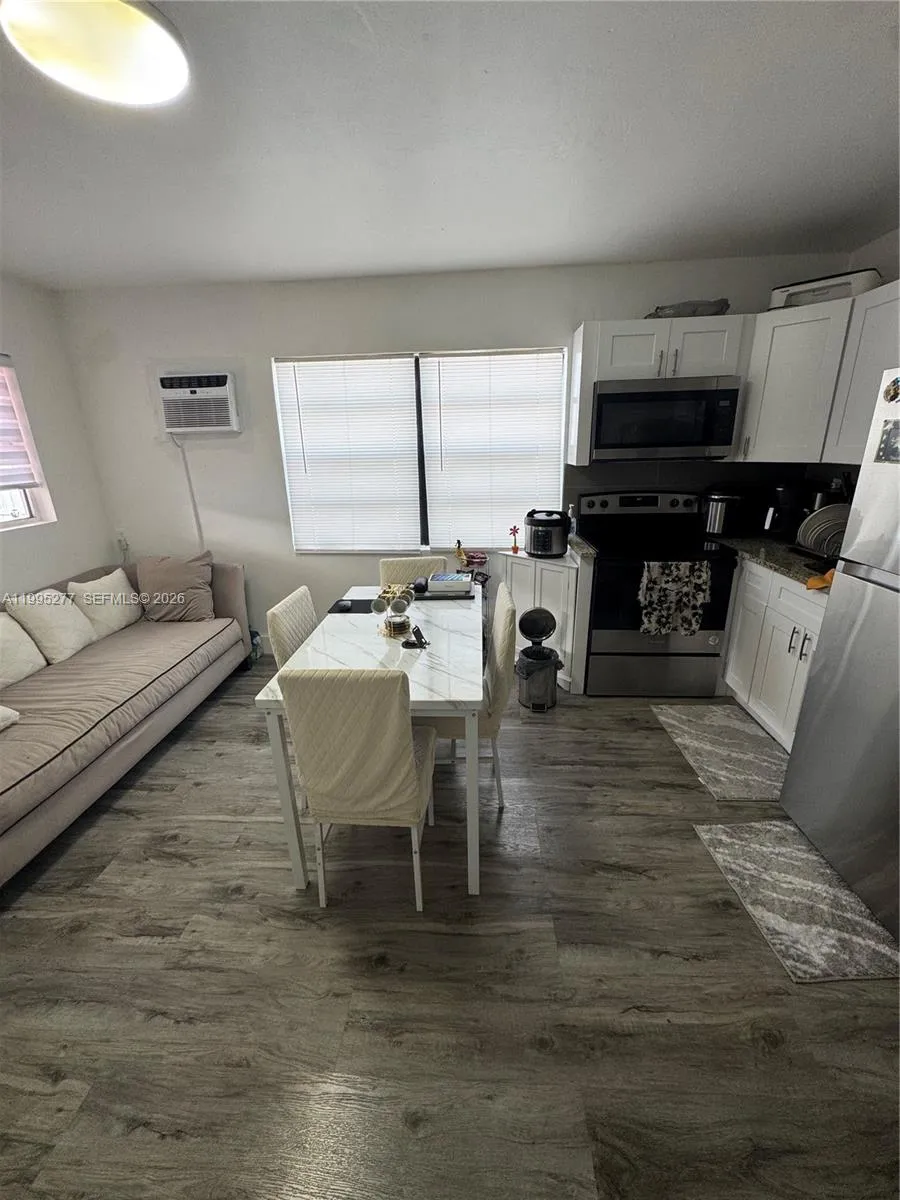 10245 Sw 37th Ter B, Miami, Florida 33165, Miami, Florida 33165, 1 Bedroom Bedrooms, ,1 BathroomBathrooms,Residential Lease,For Rent,10245 Sw 37th Ter B, Miami, Florida 33165,A11995277