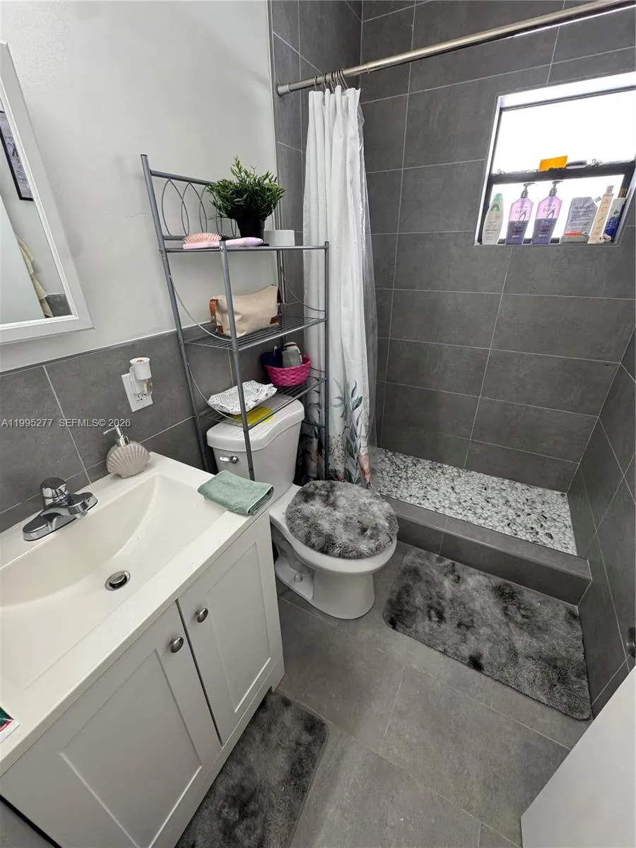 10245 Sw 37th Ter B, Miami, Florida 33165, Miami, Florida 33165, 1 Bedroom Bedrooms, ,1 BathroomBathrooms,Residential Lease,For Rent,10245 Sw 37th Ter B, Miami, Florida 33165,A11995277