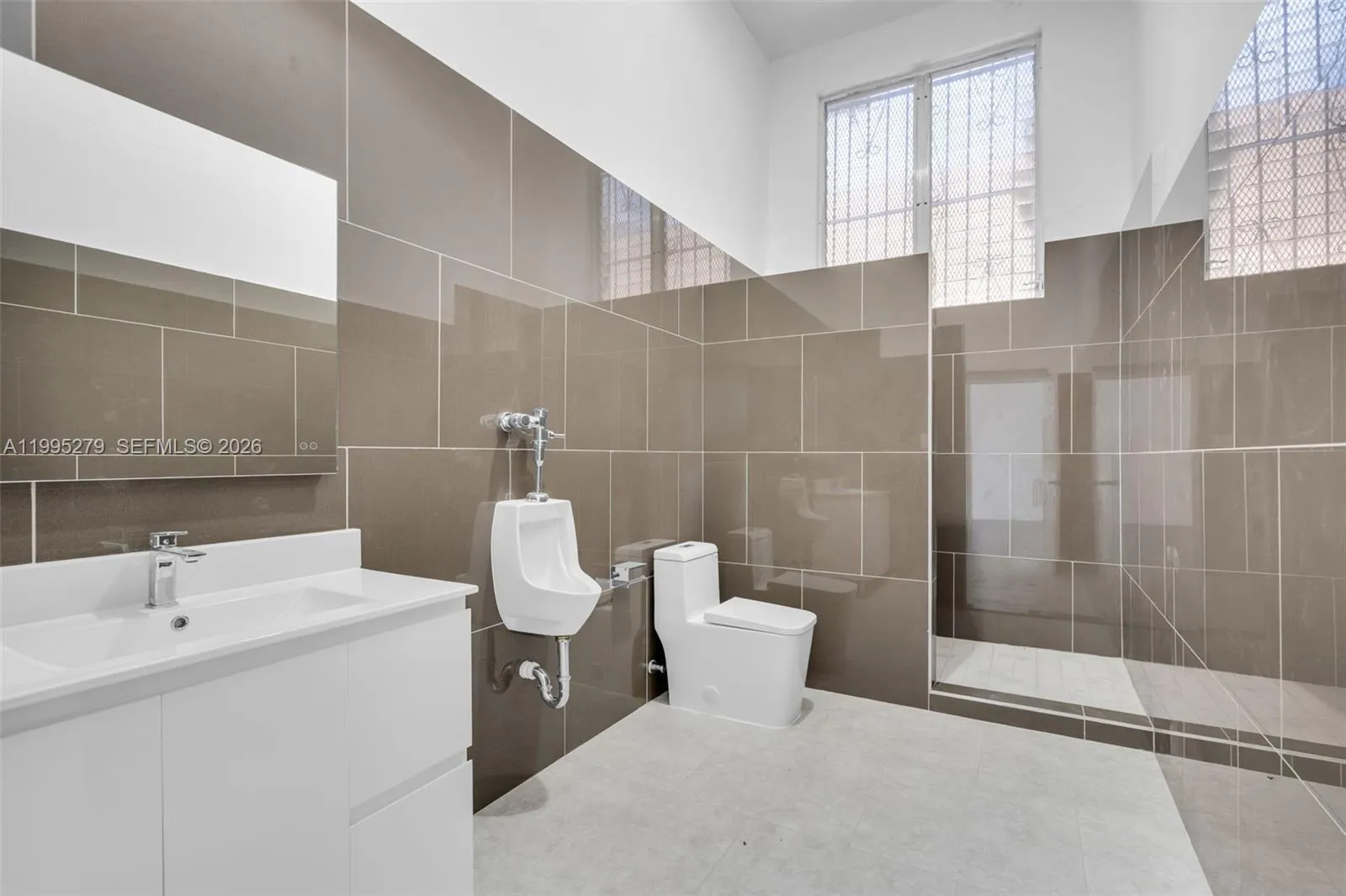 4255 E 8th Ave 1, Hialeah, Florida 33013, Hialeah, Florida 33013, ,Commercial Lease,For Rent,4255 E 8th Ave 1, Hialeah, Florida 33013,A11995279