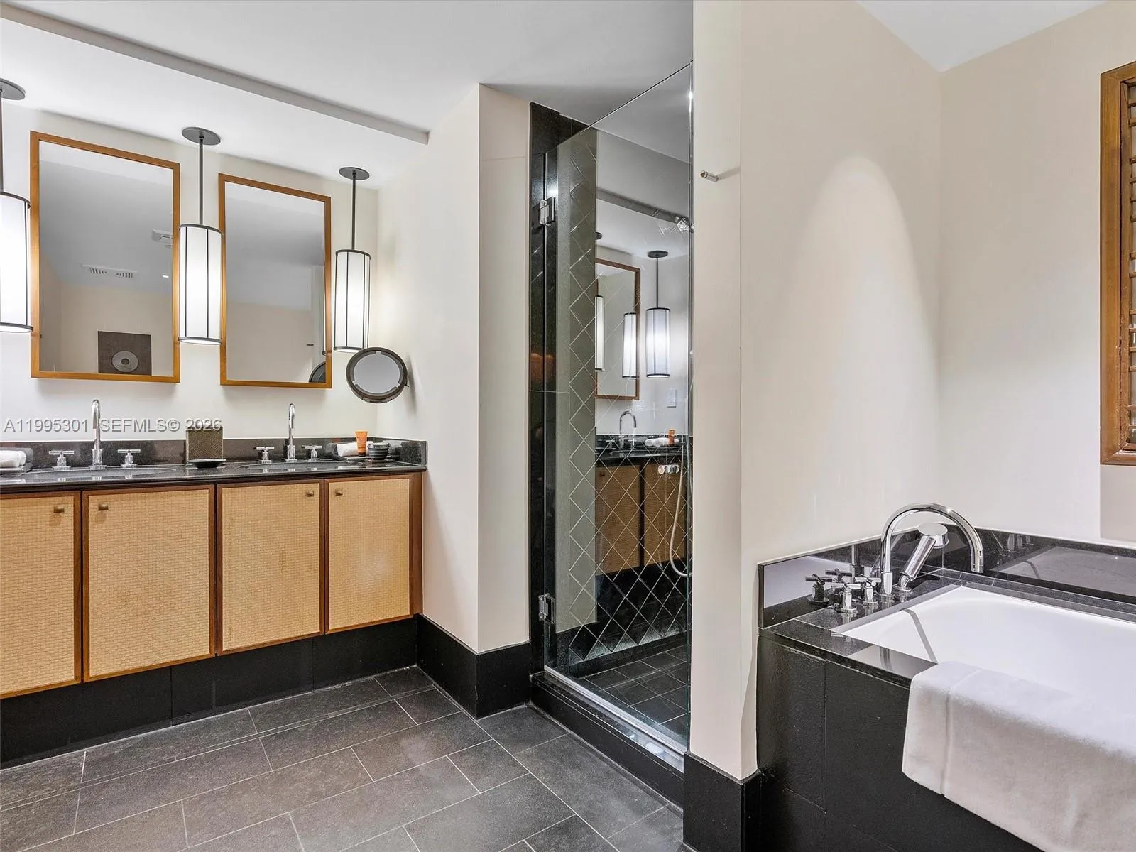 101 20th St 3302, Miami Beach, Florida 33139, Miami Beach, Florida 33139, 2 Bedrooms Bedrooms, ,2 BathroomsBathrooms,Residential Lease,For Rent,101 20th St 3302, Miami Beach, Florida 33139,A11995301