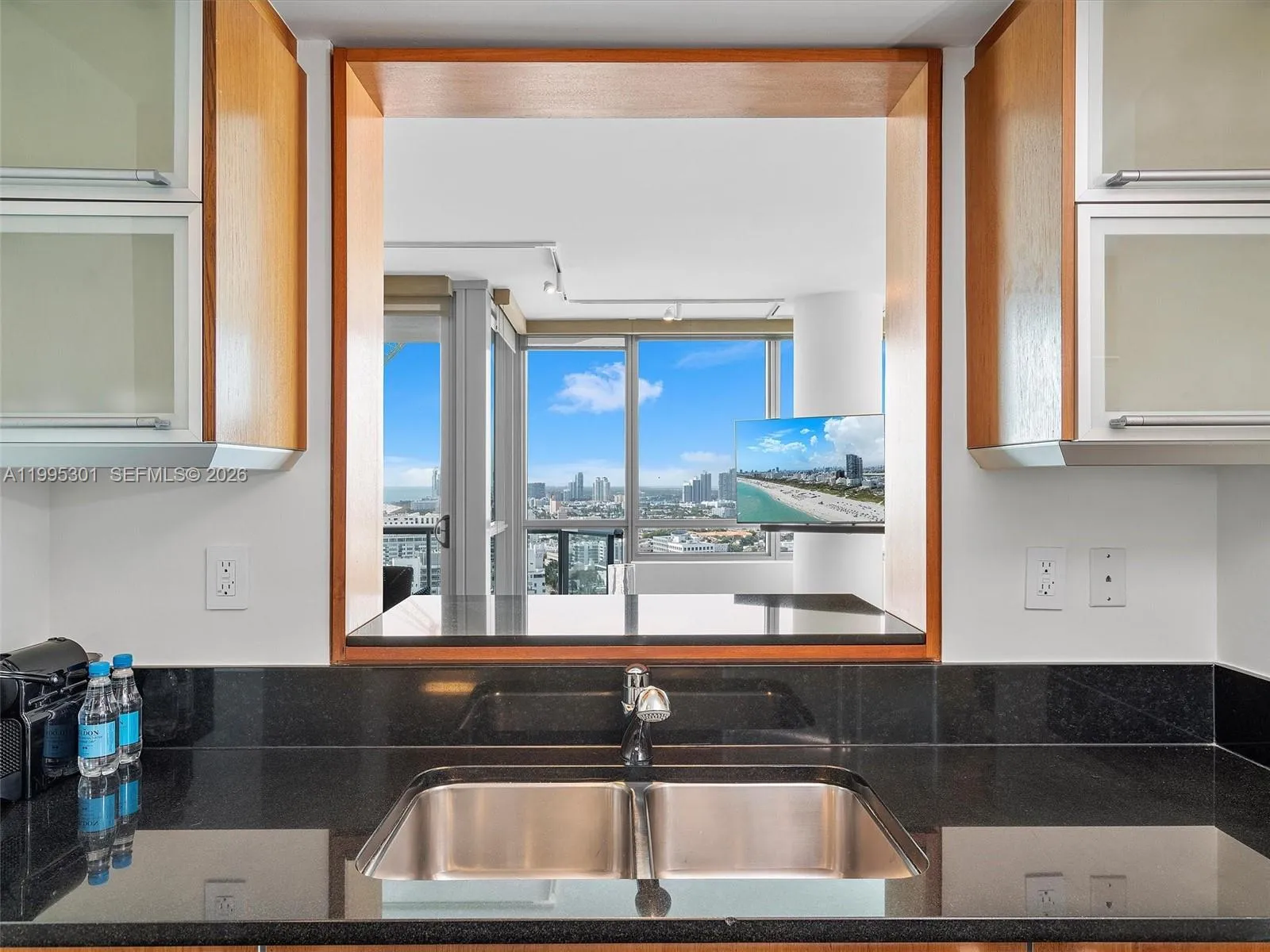 101 20th St 3302, Miami Beach, Florida 33139, Miami Beach, Florida 33139, 2 Bedrooms Bedrooms, ,2 BathroomsBathrooms,Residential Lease,For Rent,101 20th St 3302, Miami Beach, Florida 33139,A11995301