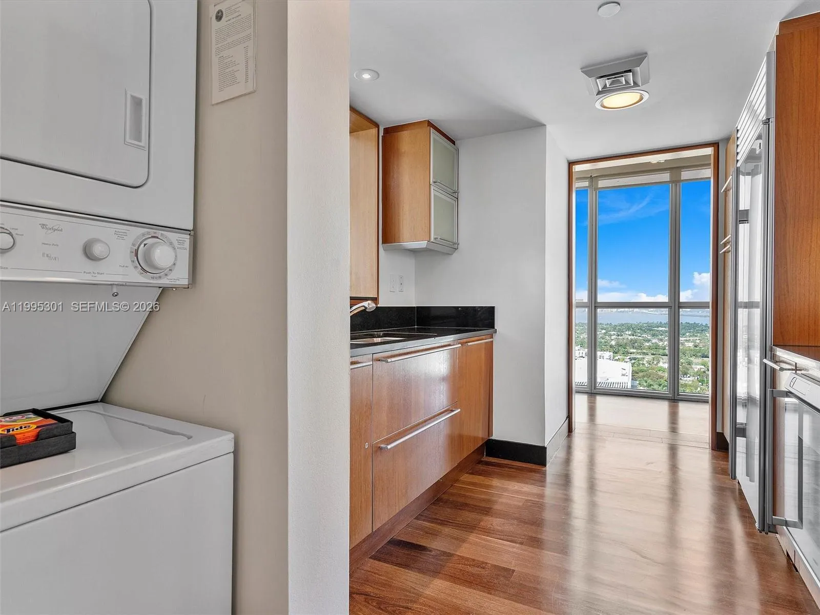 101 20th St 3302, Miami Beach, Florida 33139, Miami Beach, Florida 33139, 2 Bedrooms Bedrooms, ,2 BathroomsBathrooms,Residential Lease,For Rent,101 20th St 3302, Miami Beach, Florida 33139,A11995301