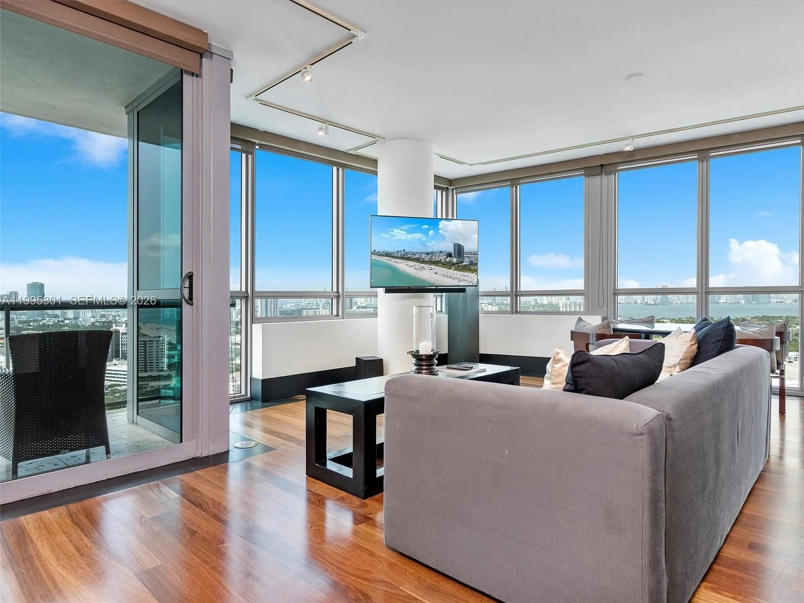 101 20th St 3302, Miami Beach, Florida 33139, Miami Beach, Florida 33139, 2 Bedrooms Bedrooms, ,2 BathroomsBathrooms,Residential Lease,For Rent,101 20th St 3302, Miami Beach, Florida 33139,A11995301