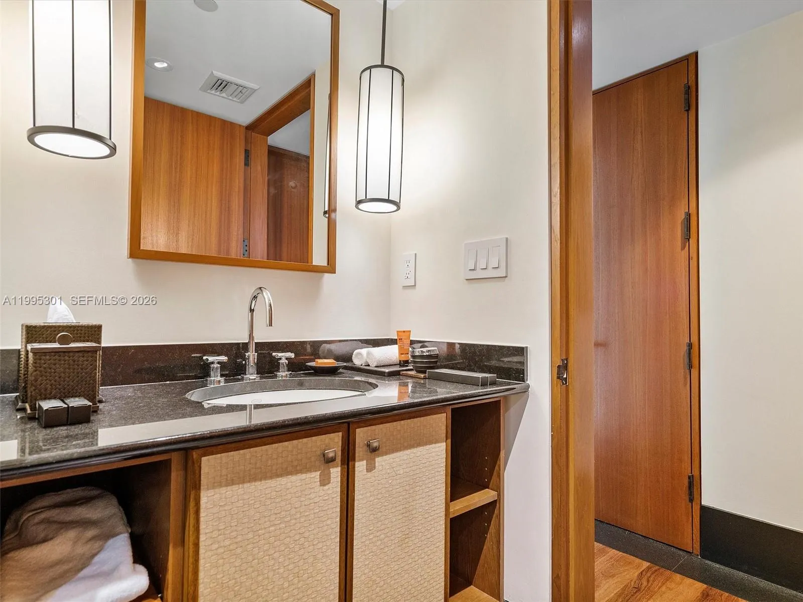 101 20th St 3302, Miami Beach, Florida 33139, Miami Beach, Florida 33139, 2 Bedrooms Bedrooms, ,2 BathroomsBathrooms,Residential Lease,For Rent,101 20th St 3302, Miami Beach, Florida 33139,A11995301