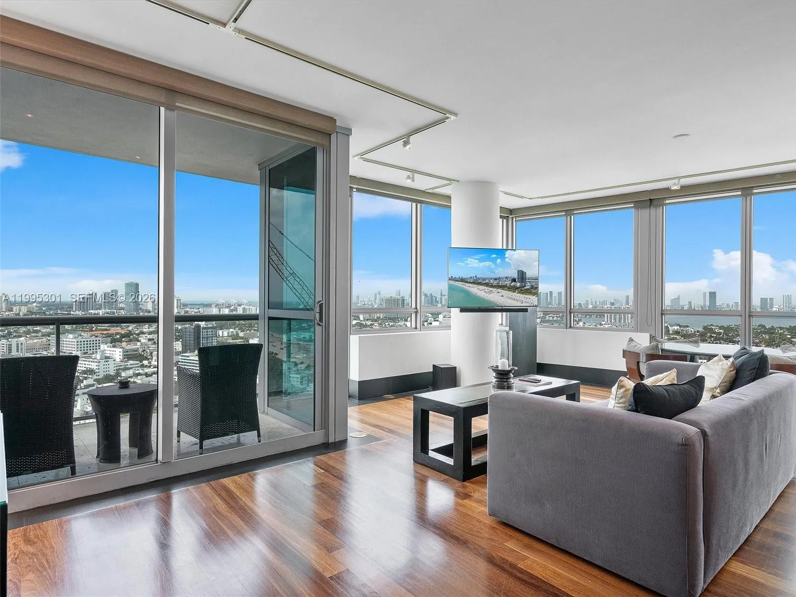 101 20th St 3302, Miami Beach, Florida 33139, Miami Beach, Florida 33139, 2 Bedrooms Bedrooms, ,2 BathroomsBathrooms,Residential Lease,For Rent,101 20th St 3302, Miami Beach, Florida 33139,A11995301