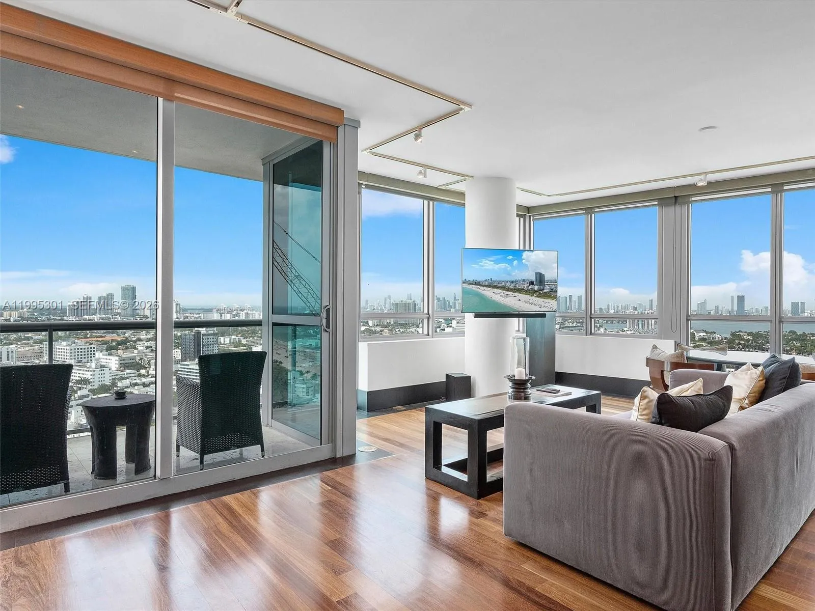 101 20th St 3302, Miami Beach, Florida 33139, Miami Beach, Florida 33139, 2 Bedrooms Bedrooms, ,2 BathroomsBathrooms,Residential Lease,For Rent,101 20th St 3302, Miami Beach, Florida 33139,A11995301