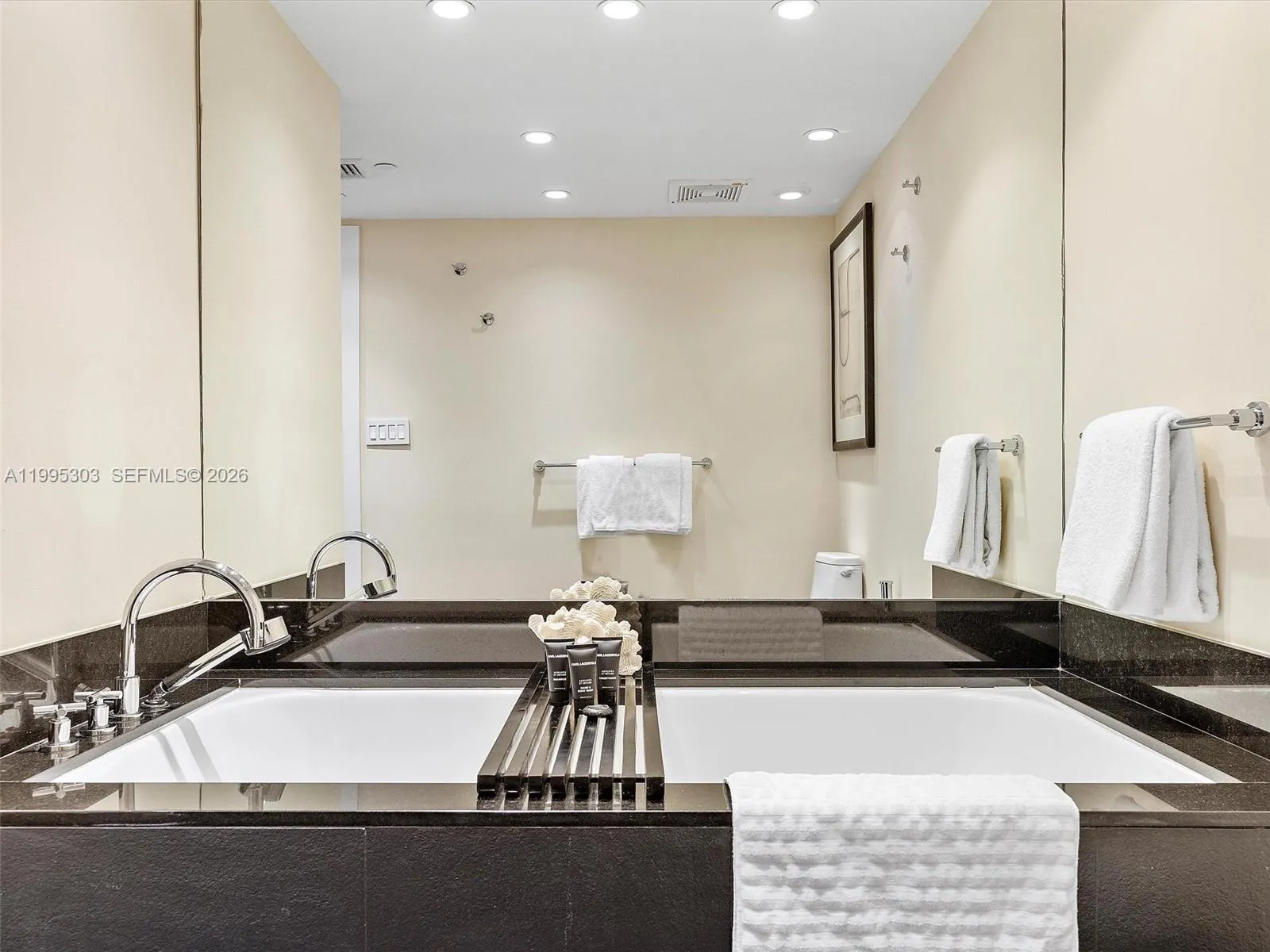 101 20th St 3002, Miami Beach, Florida 33139, Miami Beach, Florida 33139, 2 Bedrooms Bedrooms, ,2 BathroomsBathrooms,Residential Lease,For Rent,101 20th St 3002, Miami Beach, Florida 33139,A11995303