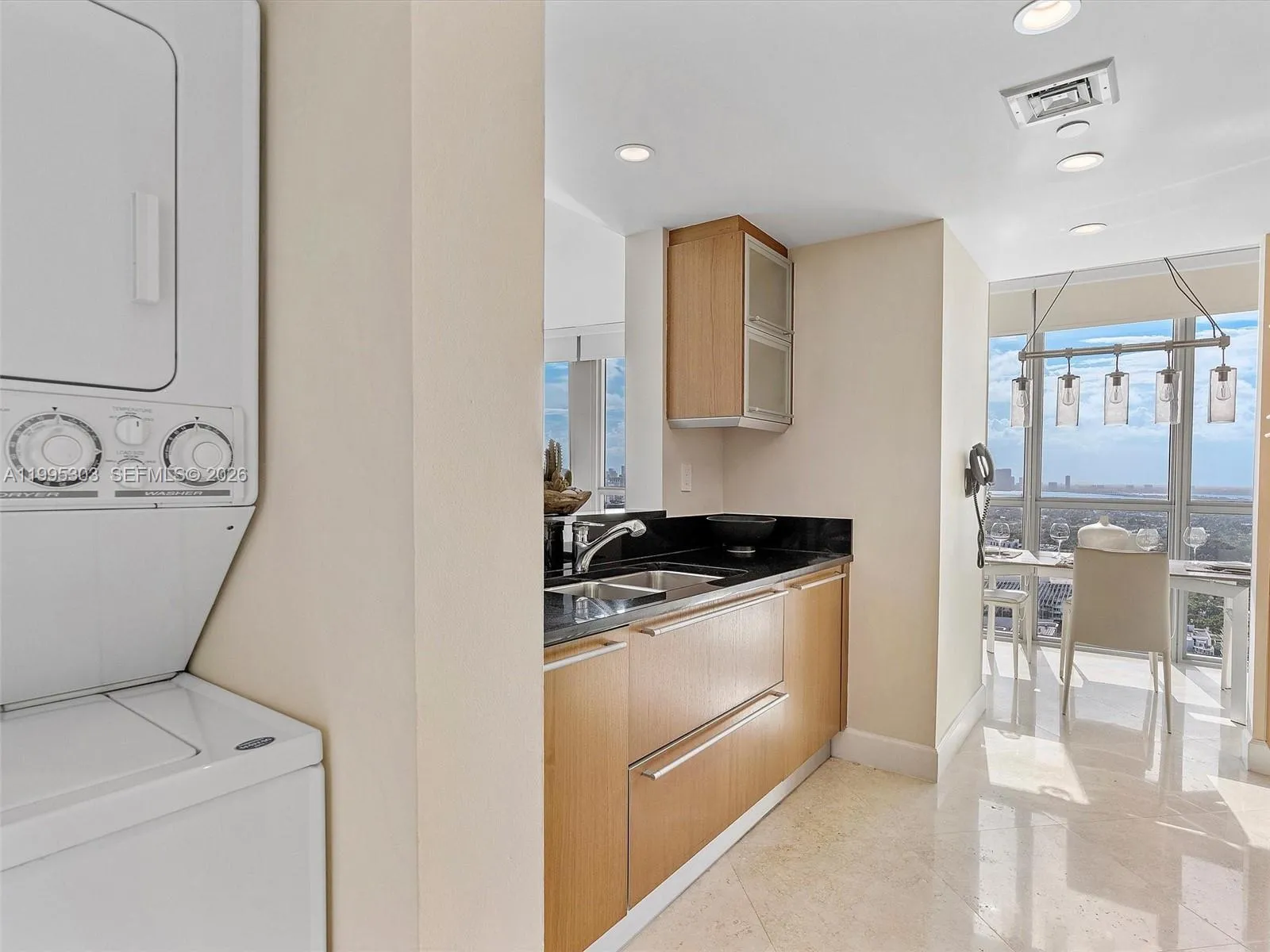 101 20th St 3002, Miami Beach, Florida 33139, Miami Beach, Florida 33139, 2 Bedrooms Bedrooms, ,2 BathroomsBathrooms,Residential Lease,For Rent,101 20th St 3002, Miami Beach, Florida 33139,A11995303