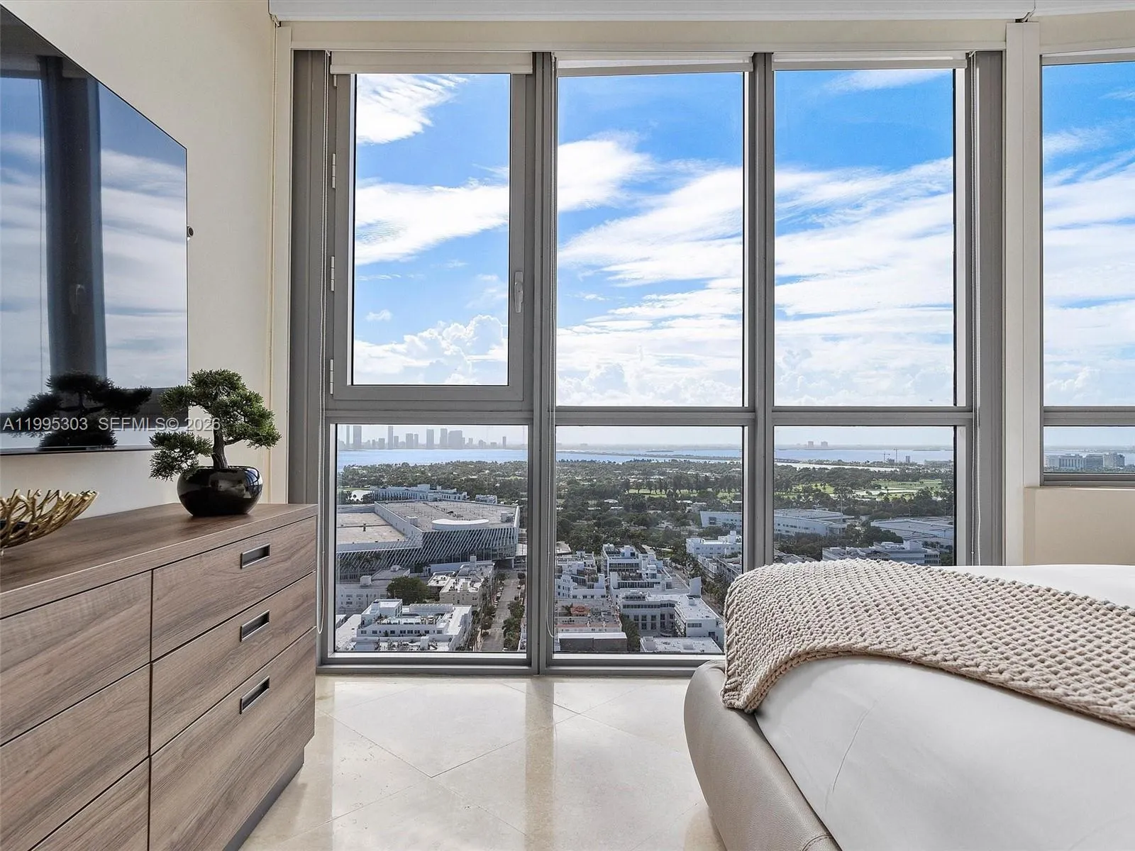 101 20th St 3002, Miami Beach, Florida 33139, Miami Beach, Florida 33139, 2 Bedrooms Bedrooms, ,2 BathroomsBathrooms,Residential Lease,For Rent,101 20th St 3002, Miami Beach, Florida 33139,A11995303
