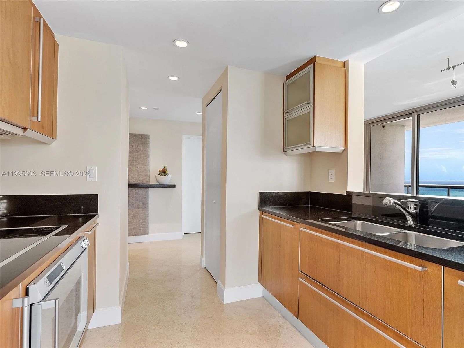 101 20th St 3002, Miami Beach, Florida 33139, Miami Beach, Florida 33139, 2 Bedrooms Bedrooms, ,2 BathroomsBathrooms,Residential Lease,For Rent,101 20th St 3002, Miami Beach, Florida 33139,A11995303