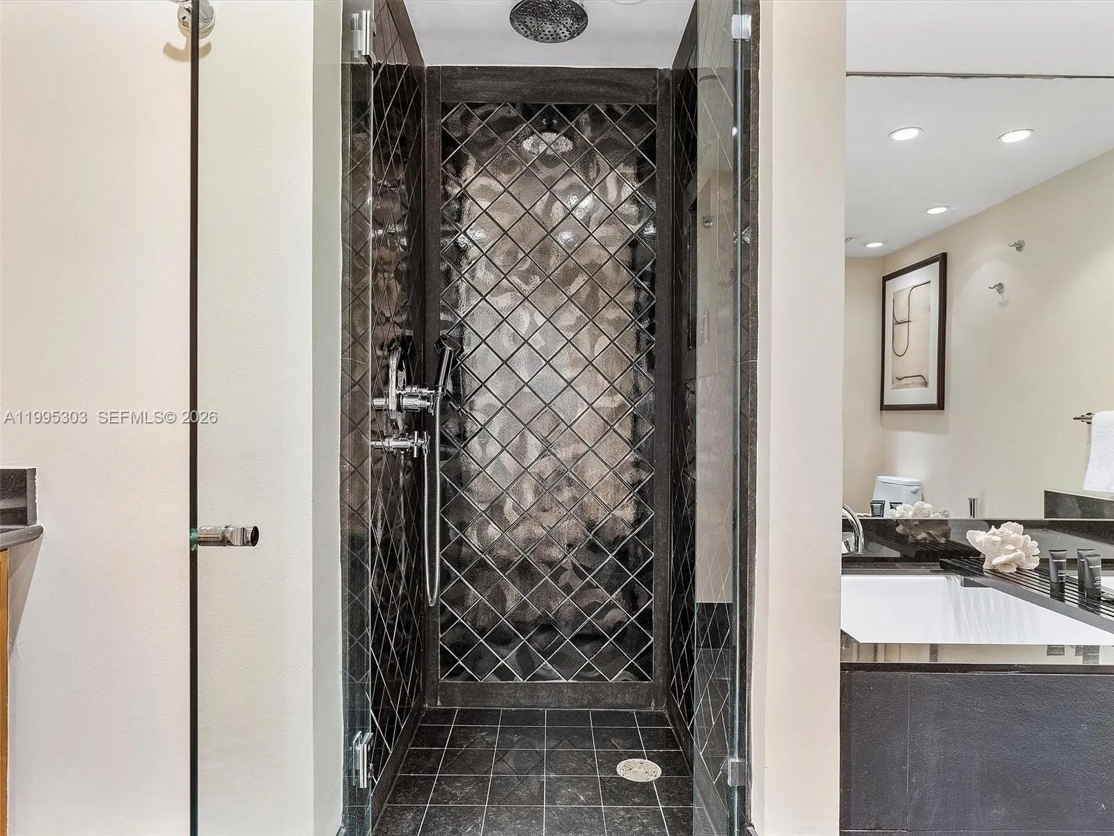 101 20th St 3002, Miami Beach, Florida 33139, Miami Beach, Florida 33139, 2 Bedrooms Bedrooms, ,2 BathroomsBathrooms,Residential Lease,For Rent,101 20th St 3002, Miami Beach, Florida 33139,A11995303