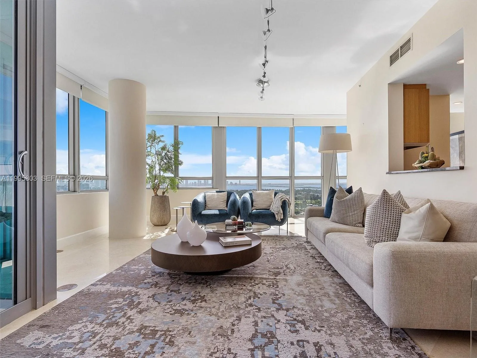 101 20th St 3002, Miami Beach, Florida 33139, Miami Beach, Florida 33139, 2 Bedrooms Bedrooms, ,2 BathroomsBathrooms,Residential Lease,For Rent,101 20th St 3002, Miami Beach, Florida 33139,A11995303