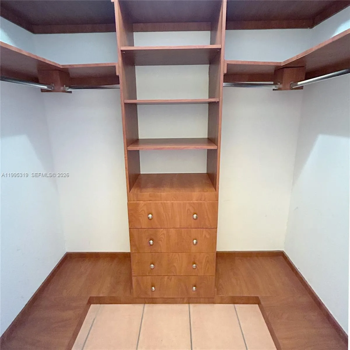 1665 Bay Rd 322, Miami Beach, Florida 33139, Miami Beach, Florida 33139, 1 Bedroom Bedrooms, ,2 BathroomsBathrooms,Residential Lease,For Rent,1665 Bay Rd 322, Miami Beach, Florida 33139,A11995319