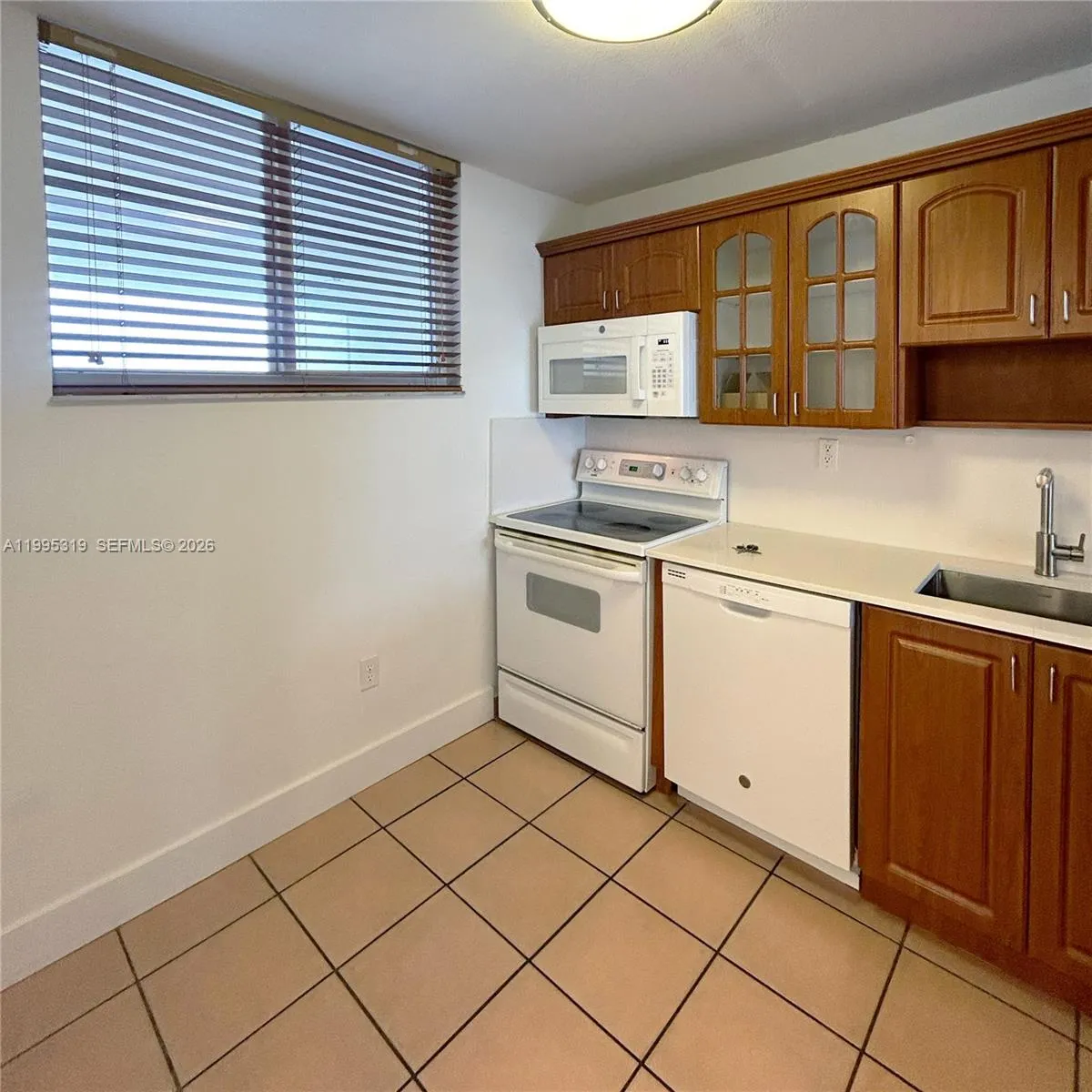 1665 Bay Rd 322, Miami Beach, Florida 33139, Miami Beach, Florida 33139, 1 Bedroom Bedrooms, ,2 BathroomsBathrooms,Residential Lease,For Rent,1665 Bay Rd 322, Miami Beach, Florida 33139,A11995319