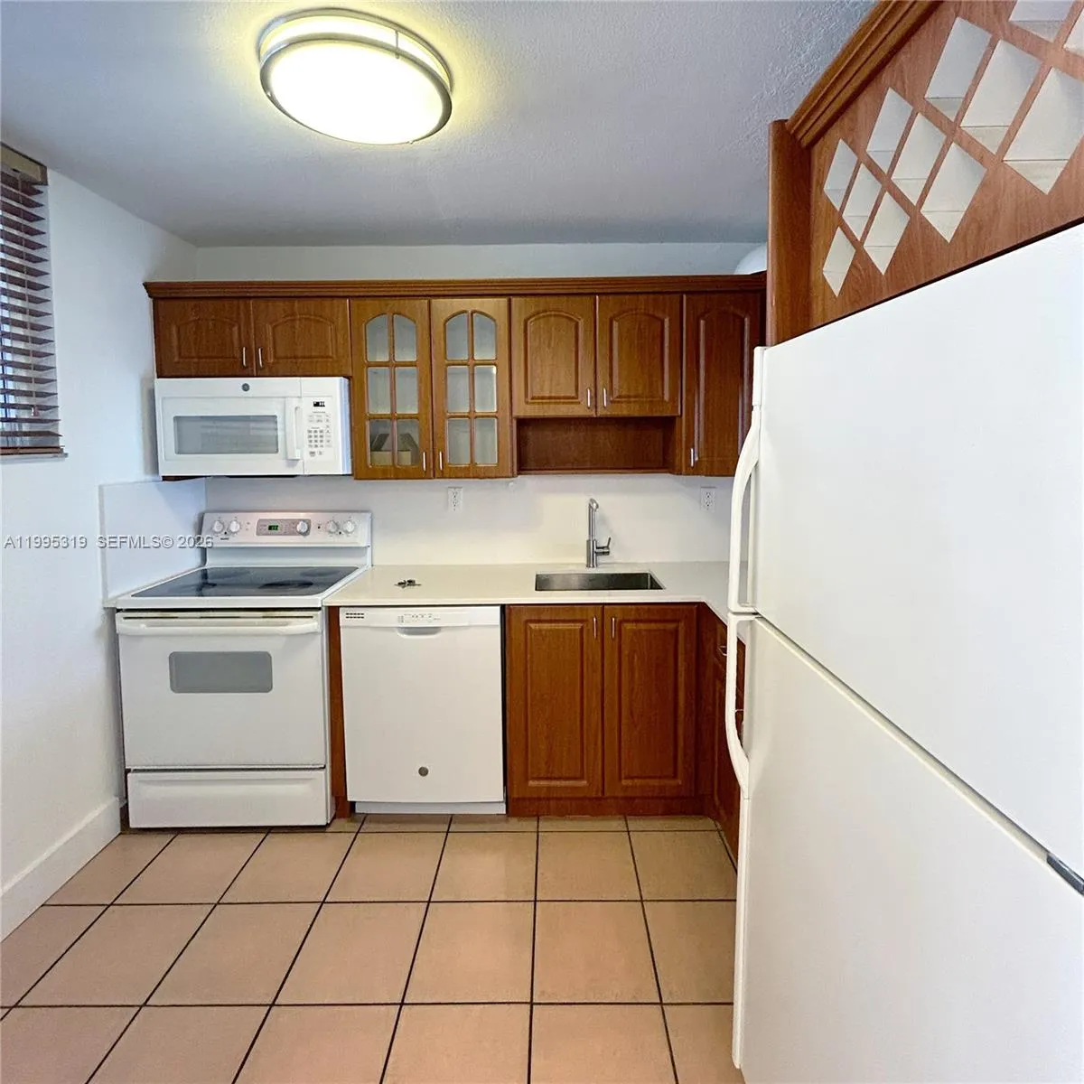 1665 Bay Rd 322, Miami Beach, Florida 33139, Miami Beach, Florida 33139, 1 Bedroom Bedrooms, ,2 BathroomsBathrooms,Residential Lease,For Rent,1665 Bay Rd 322, Miami Beach, Florida 33139,A11995319
