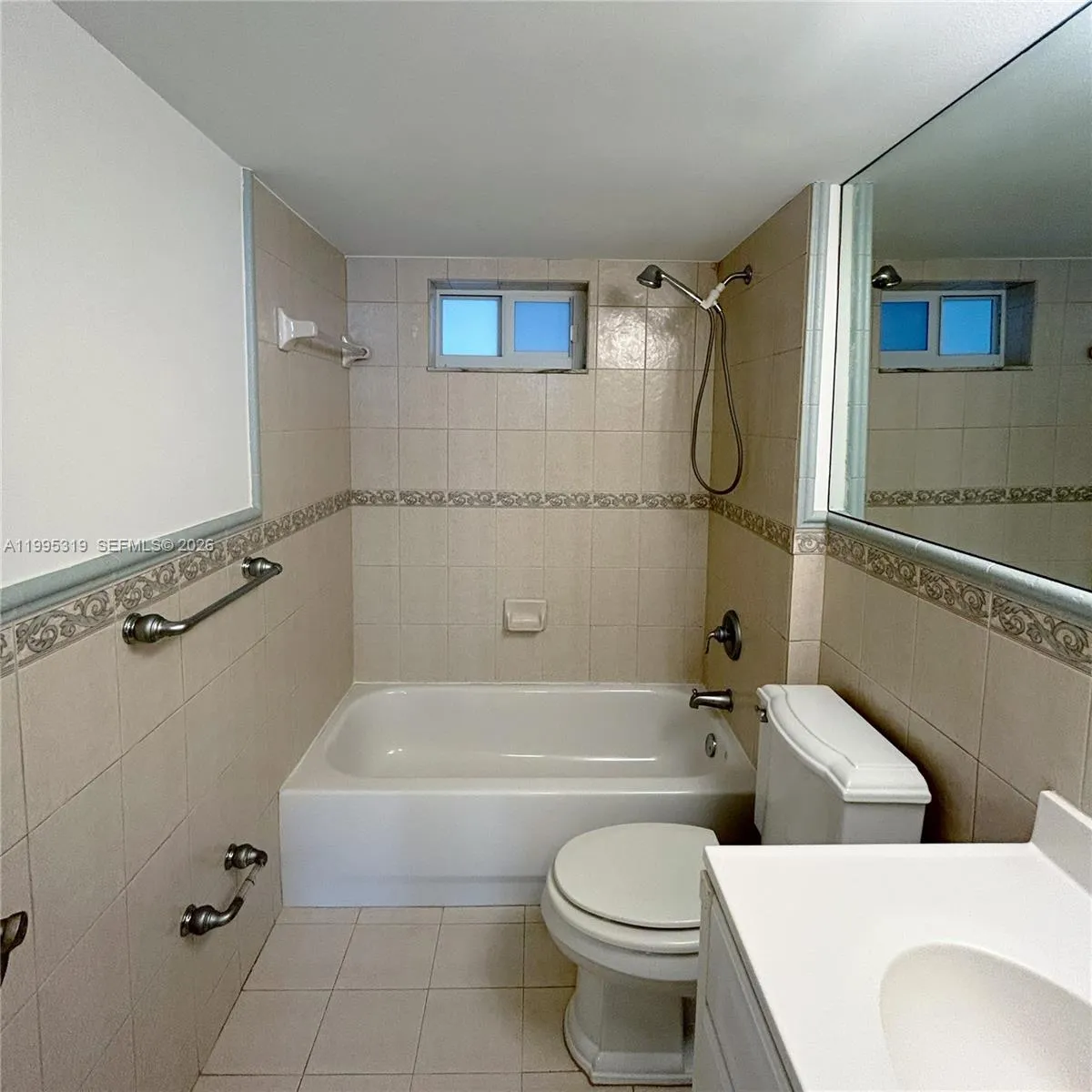 1665 Bay Rd 322, Miami Beach, Florida 33139, Miami Beach, Florida 33139, 1 Bedroom Bedrooms, ,2 BathroomsBathrooms,Residential Lease,For Rent,1665 Bay Rd 322, Miami Beach, Florida 33139,A11995319