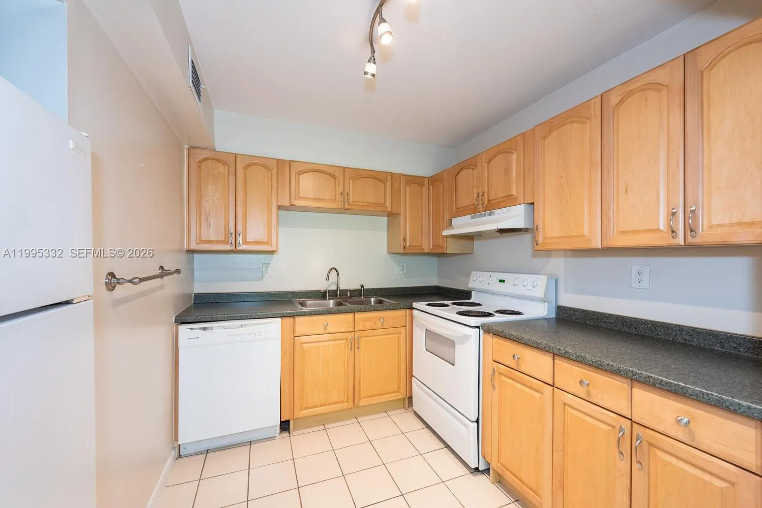 5838 Sw 74th Ter 314, South Miami, Florida 33143, South Miami, Florida 33143, 2 Bedrooms Bedrooms, ,1 BathroomBathrooms,Residential Lease,For Rent,5838 Sw 74th Ter 314, South Miami, Florida 33143,A11995332