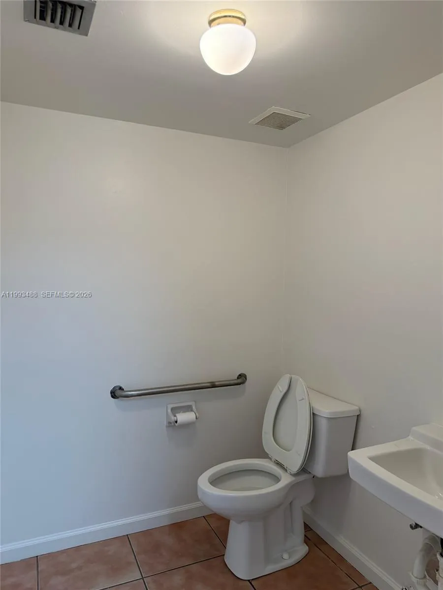 Medley, Florida 33166, ,Commercial Lease,For Rent,A11993488