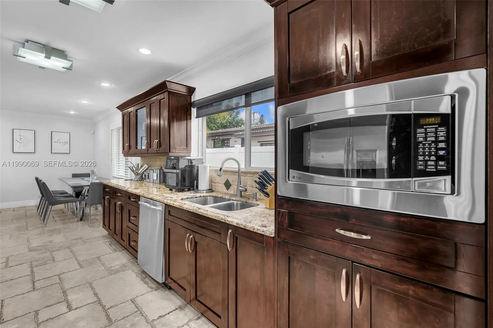851 Bluebird Ave, Miami Springs, Florida 33166, Miami Springs, Florida 33166, 3 Bedrooms Bedrooms, ,2 BathroomsBathrooms,Residential,For Sale,851 Bluebird Ave, Miami Springs, Florida 33166,A11990069