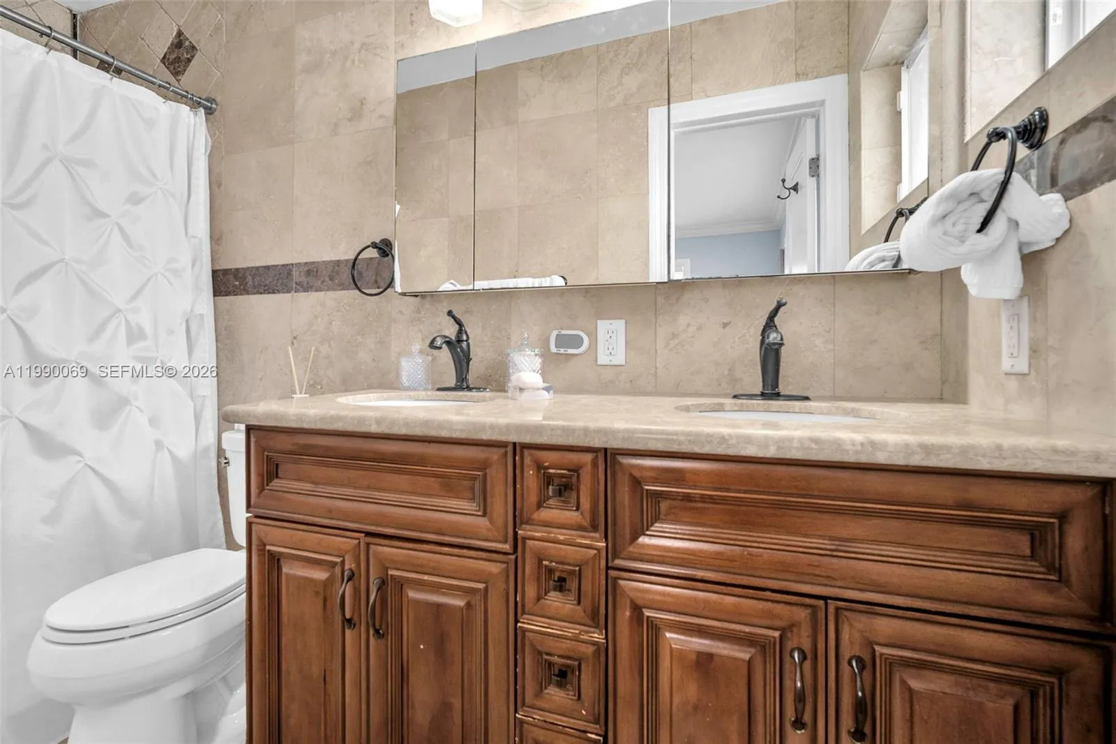 851 Bluebird Ave, Miami Springs, Florida 33166, Miami Springs, Florida 33166, 3 Bedrooms Bedrooms, ,2 BathroomsBathrooms,Residential,For Sale,851 Bluebird Ave, Miami Springs, Florida 33166,A11990069