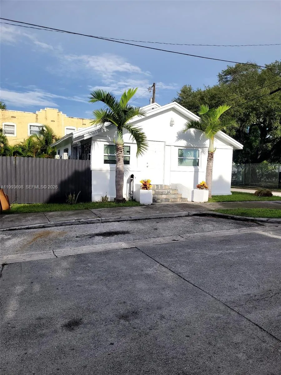 5720 Ne Miami Pl, Miami, Florida 33137, Miami, Florida 33137, 3 Bedrooms Bedrooms, ,1 BathroomBathrooms,Residential,For Sale,5720 Ne Miami Pl, Miami, Florida 33137,A11993698