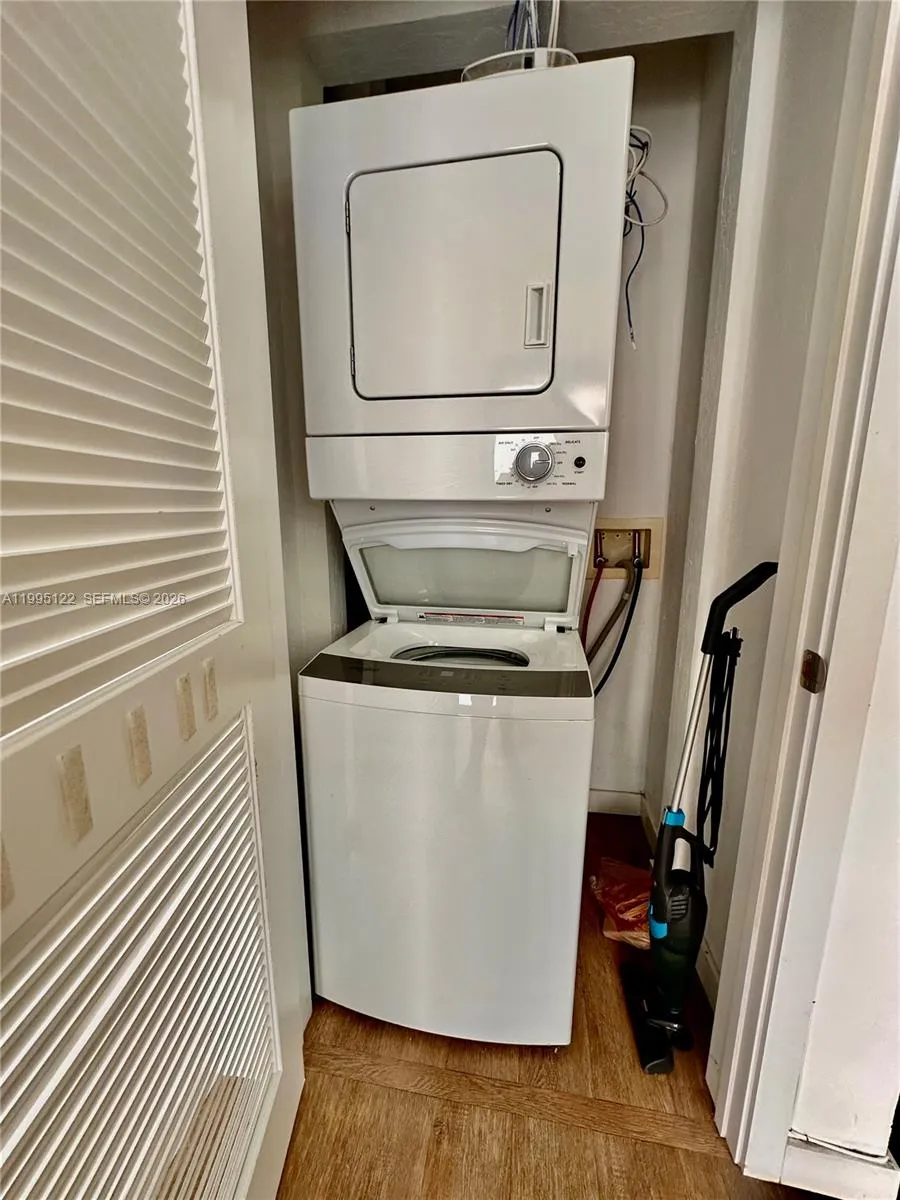 4203 Sw 15 St 2, Miami, Florida 33142, Miami, Florida 33142, 2 Bedrooms Bedrooms, ,1 BathroomBathrooms,Residential Lease,For Rent,4203 Sw 15 St 2, Miami, Florida 33142,A11995122