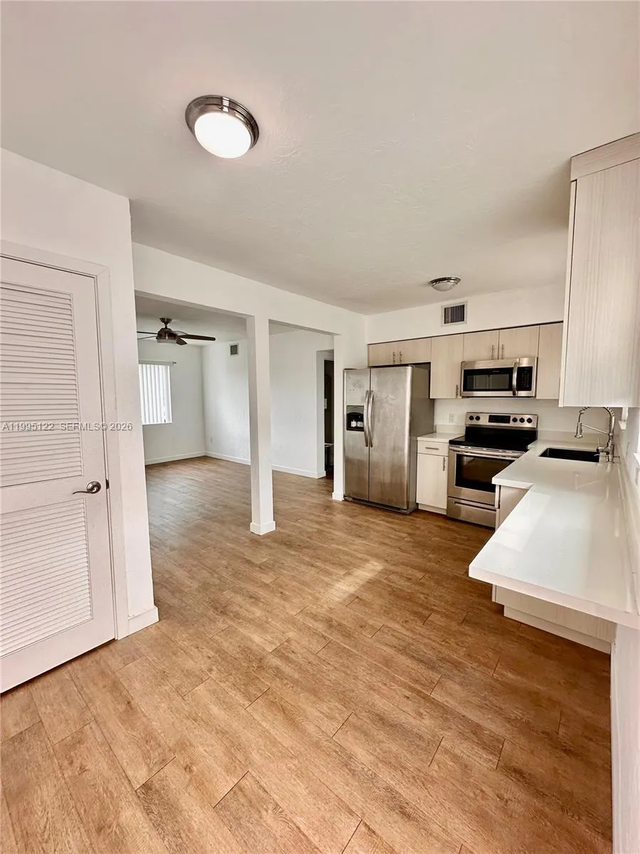 4203 Sw 15 St 2, Miami, Florida 33142, Miami, Florida 33142, 2 Bedrooms Bedrooms, ,1 BathroomBathrooms,Residential Lease,For Rent,4203 Sw 15 St 2, Miami, Florida 33142,A11995122