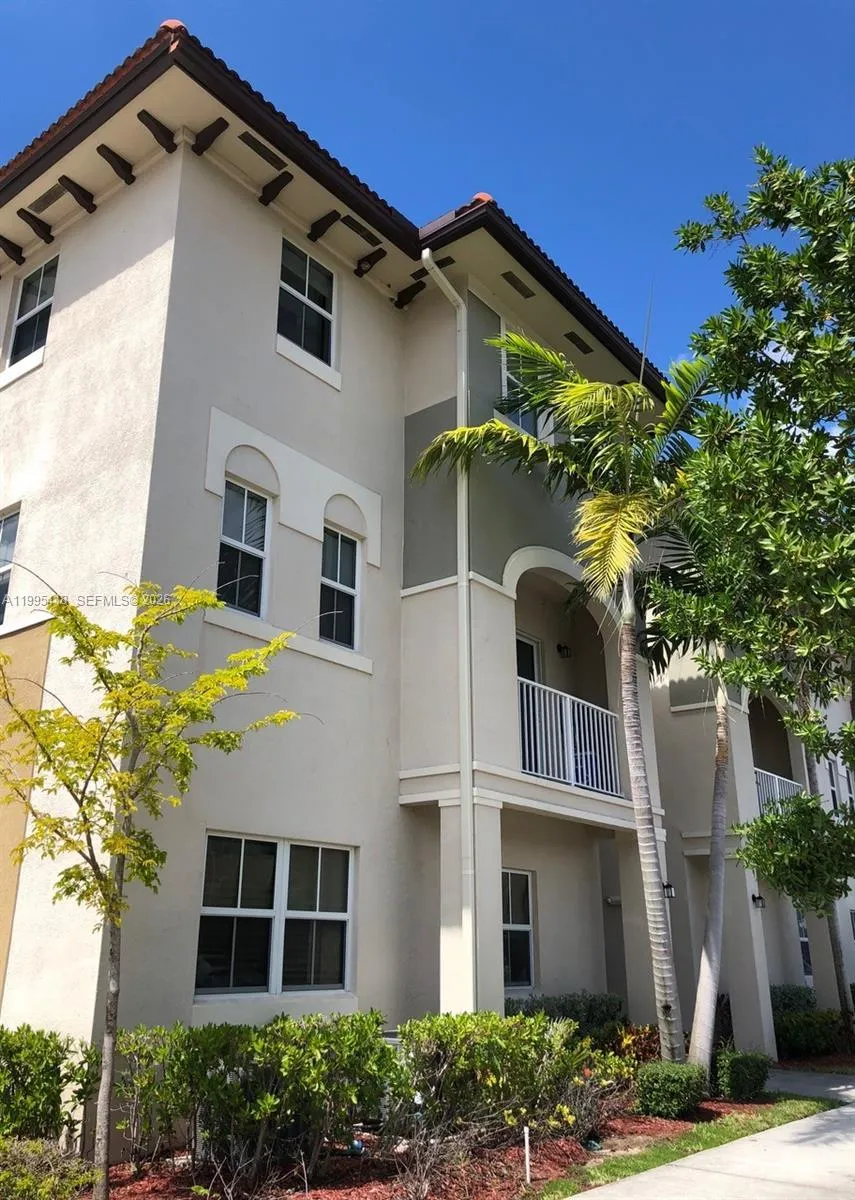 8760 Nw 97th Ave 201, Doral, Florida 33178, Doral, Florida 33178, 3 Bedrooms Bedrooms, ,2 BathroomsBathrooms,Residential Lease,For Rent,8760 Nw 97th Ave 201, Doral, Florida 33178,A11995418