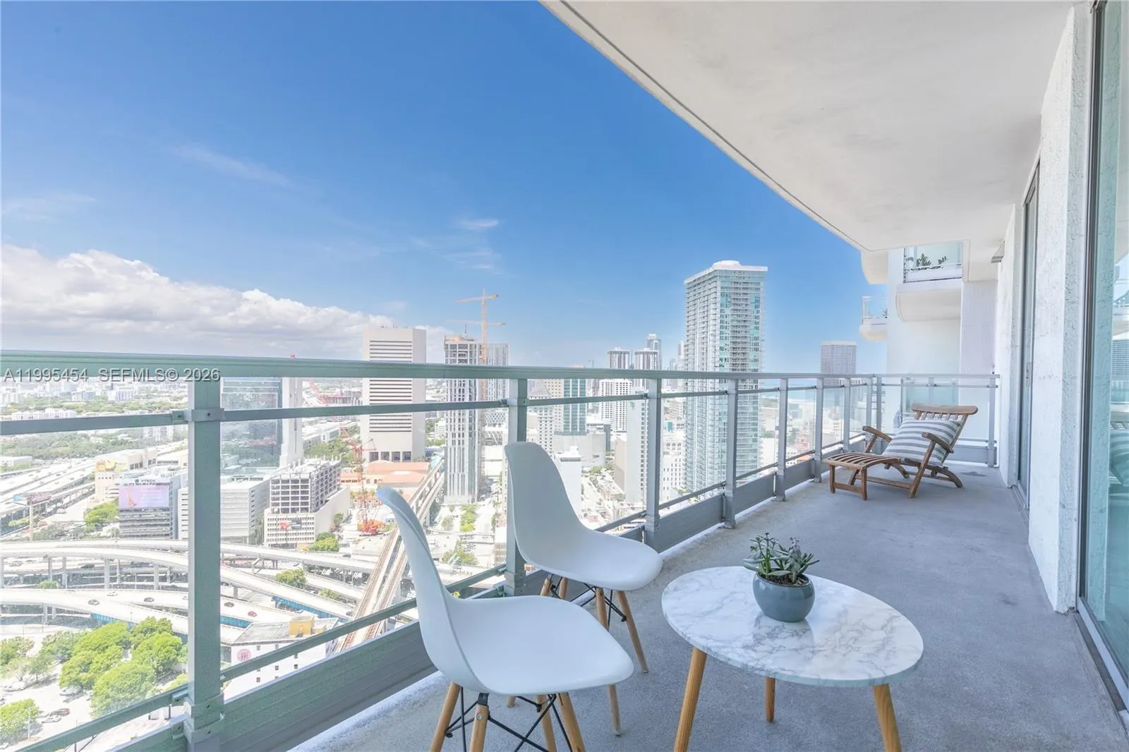 90 Sw 3rd St 3806, Miami, Florida 33130, Miami, Florida 33130, 2 Bedrooms Bedrooms, ,2 BathroomsBathrooms,Residential Lease,For Rent,90 Sw 3rd St 3806, Miami, Florida 33130,A11995454