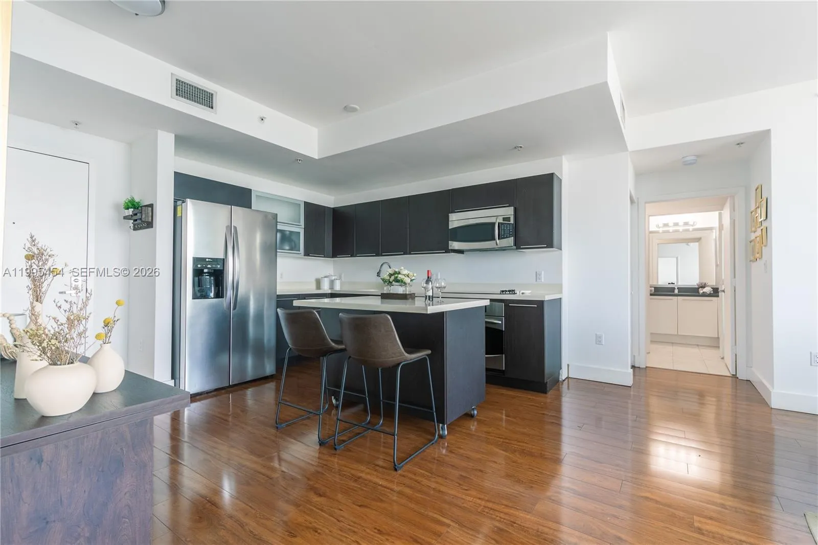 90 Sw 3rd St 3806, Miami, Florida 33130, Miami, Florida 33130, 2 Bedrooms Bedrooms, ,2 BathroomsBathrooms,Residential Lease,For Rent,90 Sw 3rd St 3806, Miami, Florida 33130,A11995454