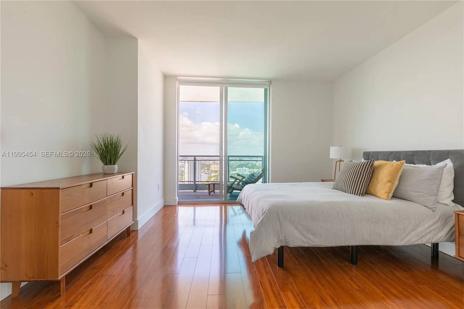 90 Sw 3rd St 3806, Miami, Florida 33130, Miami, Florida 33130, 2 Bedrooms Bedrooms, ,2 BathroomsBathrooms,Residential Lease,For Rent,90 Sw 3rd St 3806, Miami, Florida 33130,A11995454