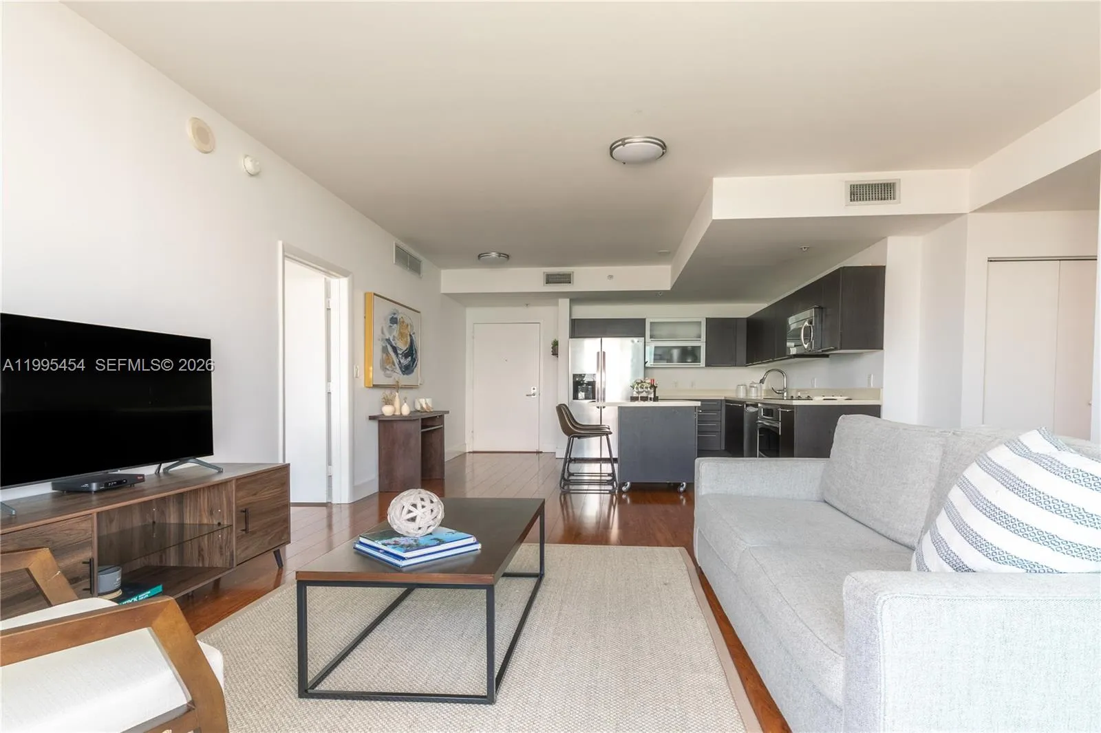 90 Sw 3rd St 3806, Miami, Florida 33130, Miami, Florida 33130, 2 Bedrooms Bedrooms, ,2 BathroomsBathrooms,Residential Lease,For Rent,90 Sw 3rd St 3806, Miami, Florida 33130,A11995454