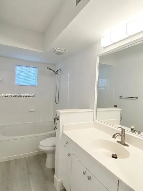 17100 N Bay Rd 1604, Sunny Isles Beach, Florida 33, Sunny Isles Beach, Florida 33160, 3 Bedrooms Bedrooms, ,2 BathroomsBathrooms,Residential Lease,For Rent,17100 N Bay Rd 1604, Sunny Isles Beach, Florida 33,A11995470