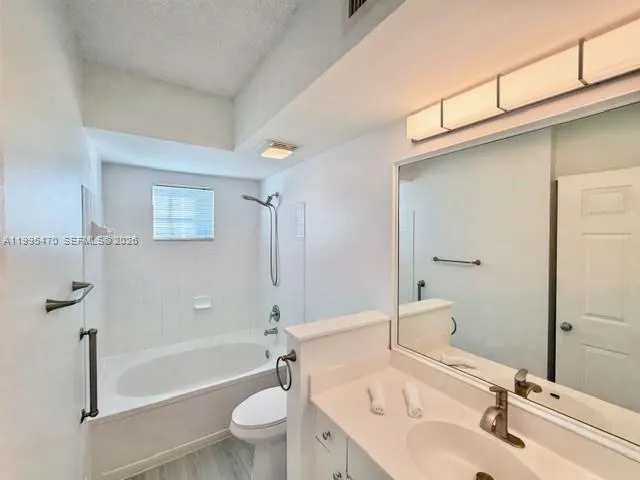 17100 N Bay Rd 1604, Sunny Isles Beach, Florida 33, Sunny Isles Beach, Florida 33160, 3 Bedrooms Bedrooms, ,2 BathroomsBathrooms,Residential Lease,For Rent,17100 N Bay Rd 1604, Sunny Isles Beach, Florida 33,A11995470