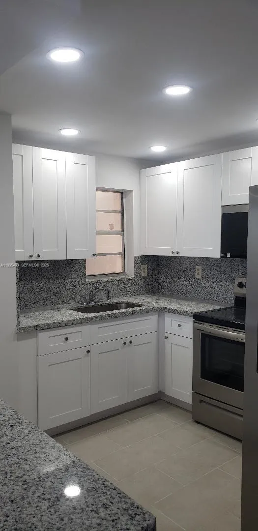 870 Nw 87th Ave 407, Miami, Florida 33172, Miami, Florida 33172, 2 Bedrooms Bedrooms, ,2 BathroomsBathrooms,Residential Lease,For Rent,870 Nw 87th Ave 407, Miami, Florida 33172,A11995493