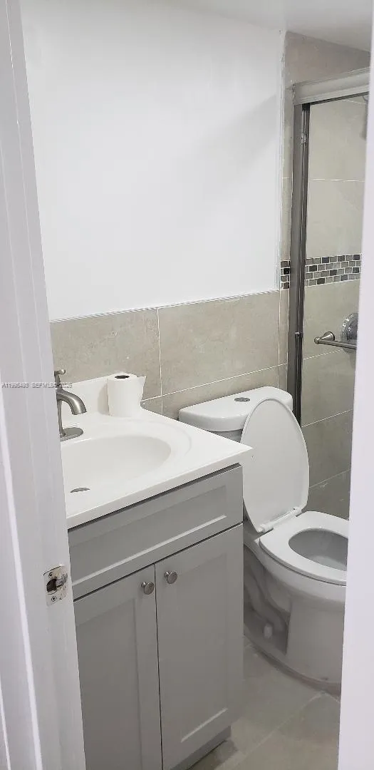 870 Nw 87th Ave 407, Miami, Florida 33172, Miami, Florida 33172, 2 Bedrooms Bedrooms, ,2 BathroomsBathrooms,Residential Lease,For Rent,870 Nw 87th Ave 407, Miami, Florida 33172,A11995493