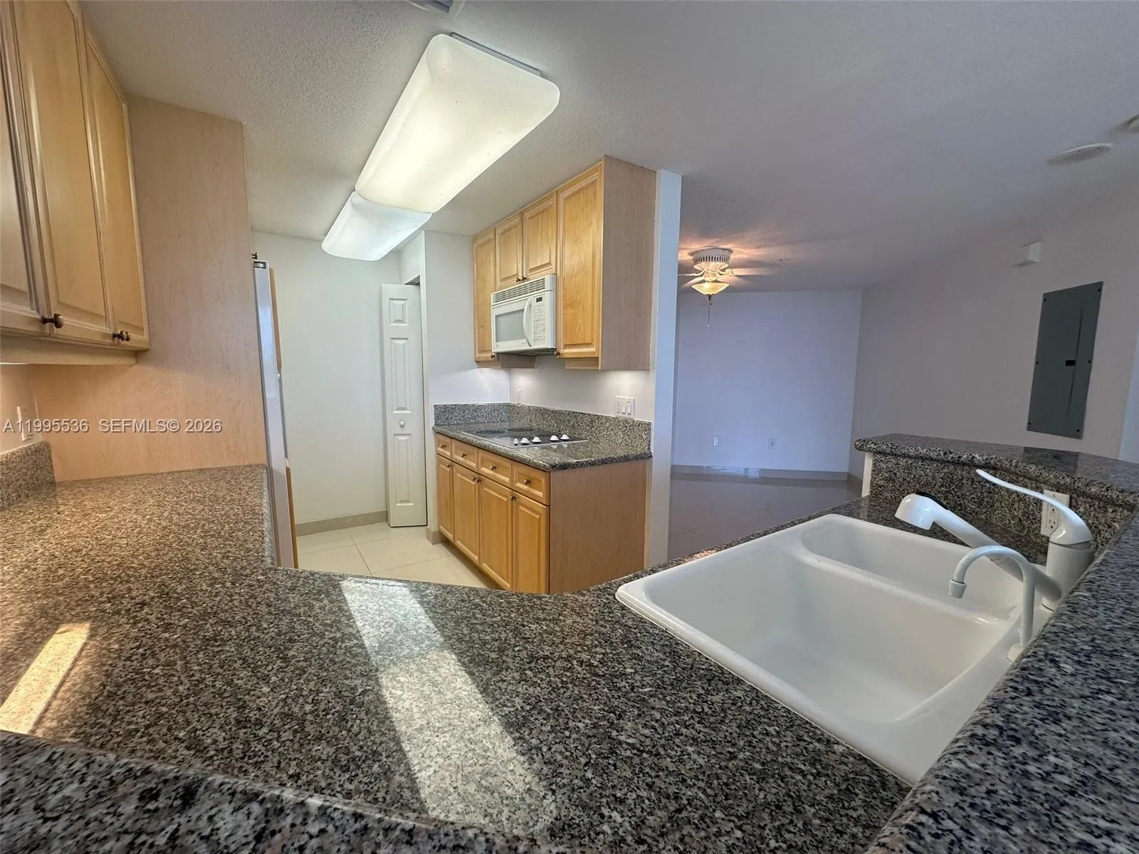 6001 N Ocean Dr 503, Hollywood, Florida 33019, Hollywood, Florida 33019, 2 Bedrooms Bedrooms, ,2 BathroomsBathrooms,Residential Lease,For Rent,6001 N Ocean Dr 503, Hollywood, Florida 33019,A11995536