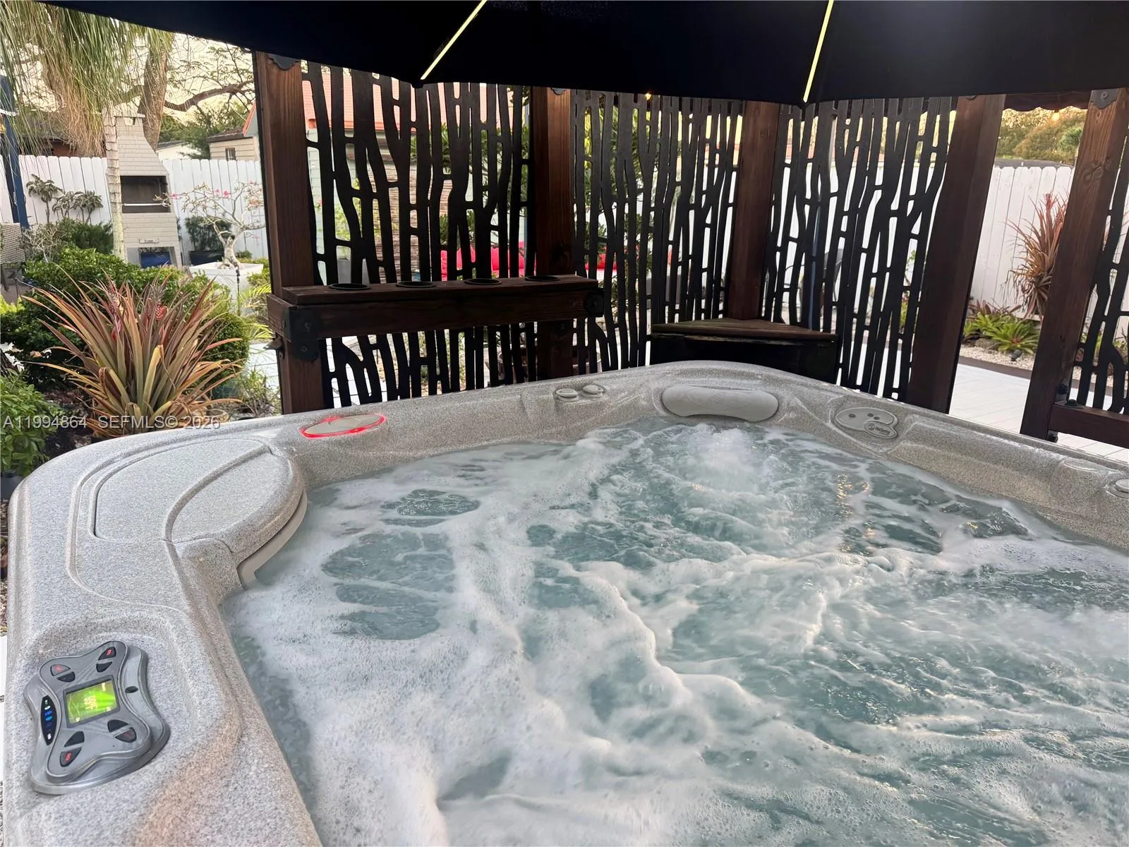 Hot tub jets