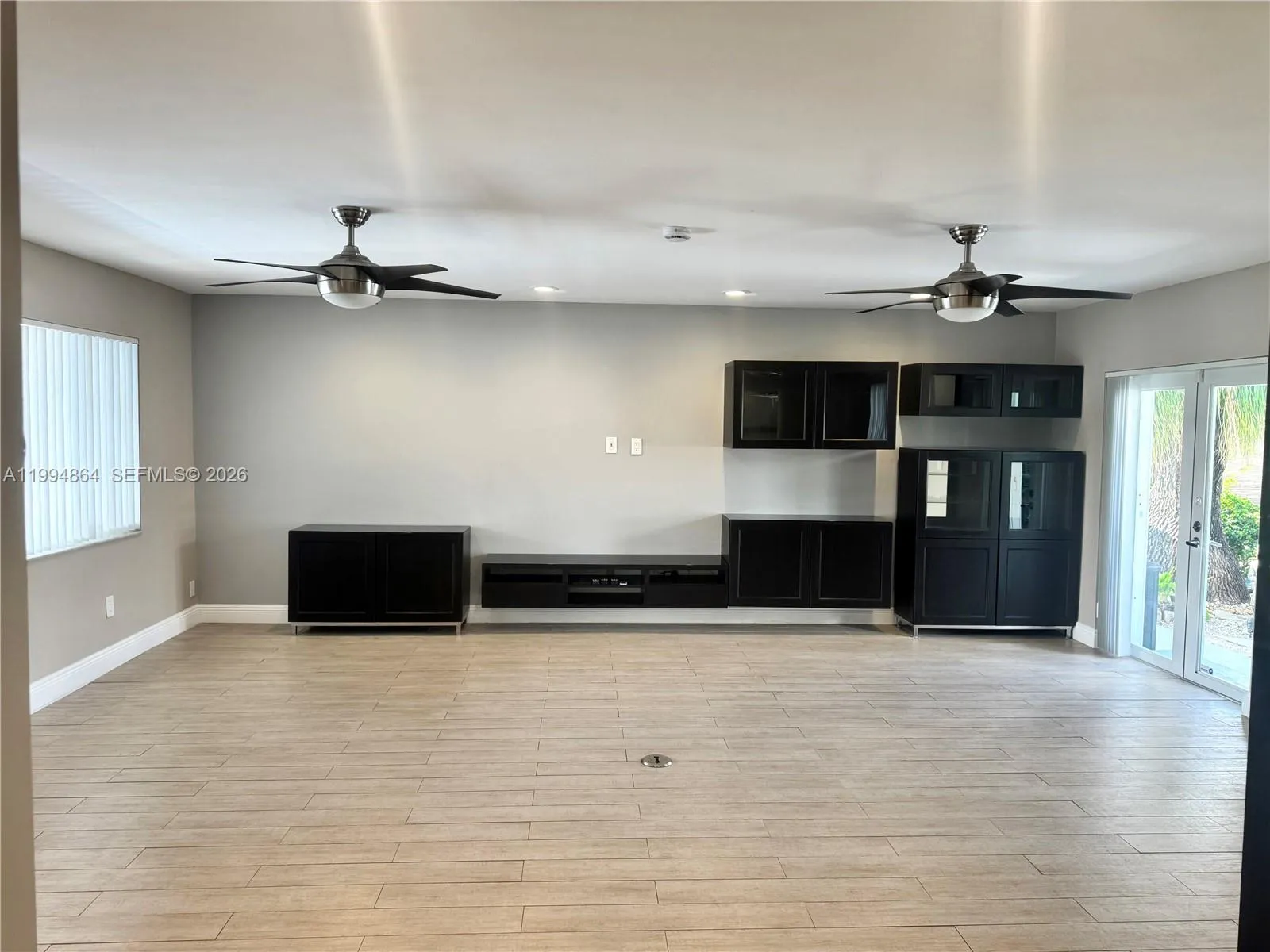 Entertainment center w/ TV hookup