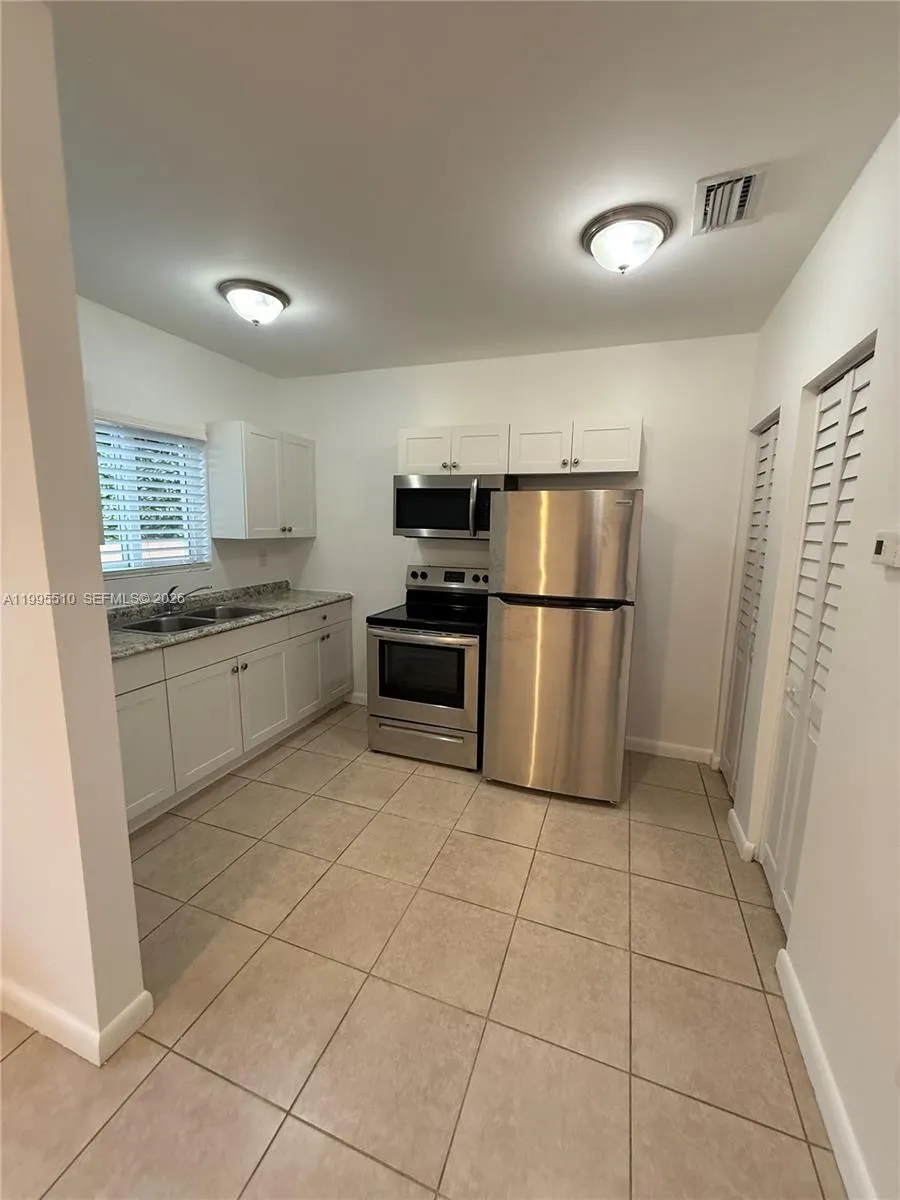 Miami, Florida 33128, 1 Bedroom Bedrooms, ,1 BathroomBathrooms,Residential Lease,For Rent,A11995510