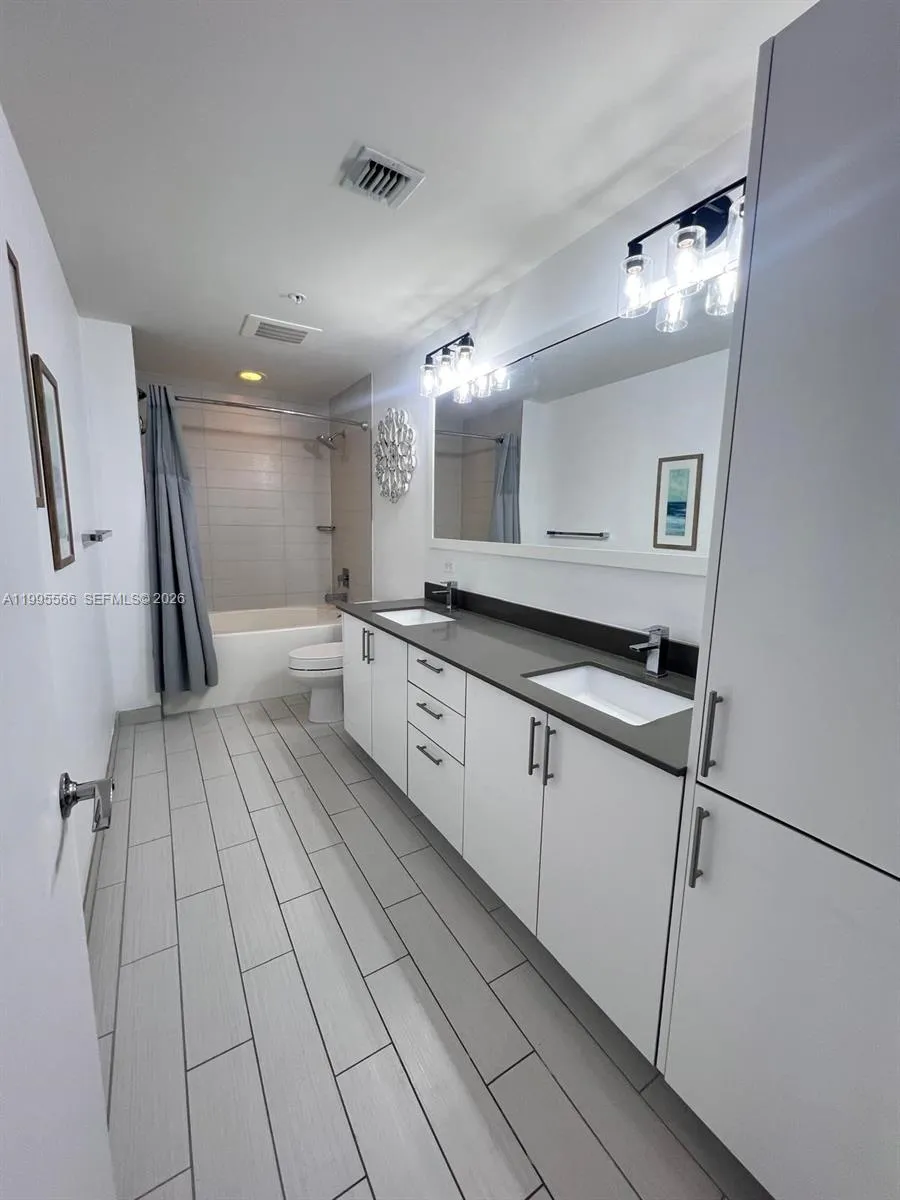 999 Sw 1st Ave 1807, Miami, Florida 33130, Miami, Florida 33130, 2 Bedrooms Bedrooms, ,2 BathroomsBathrooms,Residential Lease,For Rent,999 Sw 1st Ave 1807, Miami, Florida 33130,A11995566