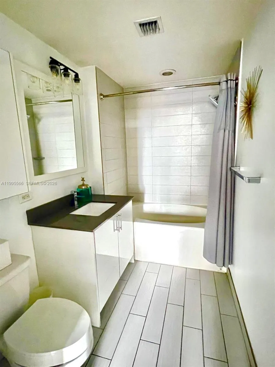 999 Sw 1st Ave 1807, Miami, Florida 33130, Miami, Florida 33130, 2 Bedrooms Bedrooms, ,2 BathroomsBathrooms,Residential Lease,For Rent,999 Sw 1st Ave 1807, Miami, Florida 33130,A11995566