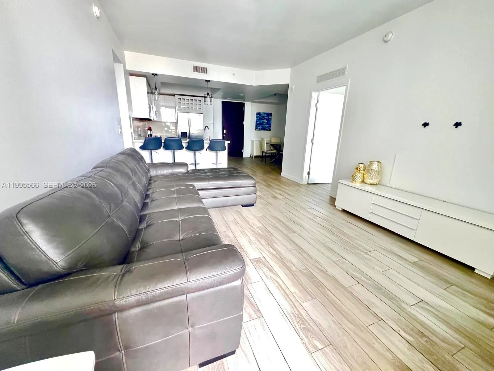 999 Sw 1st Ave 1807, Miami, Florida 33130, Miami, Florida 33130, 2 Bedrooms Bedrooms, ,2 BathroomsBathrooms,Residential Lease,For Rent,999 Sw 1st Ave 1807, Miami, Florida 33130,A11995566