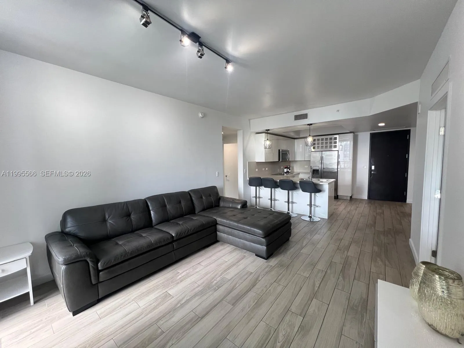 999 Sw 1st Ave 1807, Miami, Florida 33130, Miami, Florida 33130, 2 Bedrooms Bedrooms, ,2 BathroomsBathrooms,Residential Lease,For Rent,999 Sw 1st Ave 1807, Miami, Florida 33130,A11995566