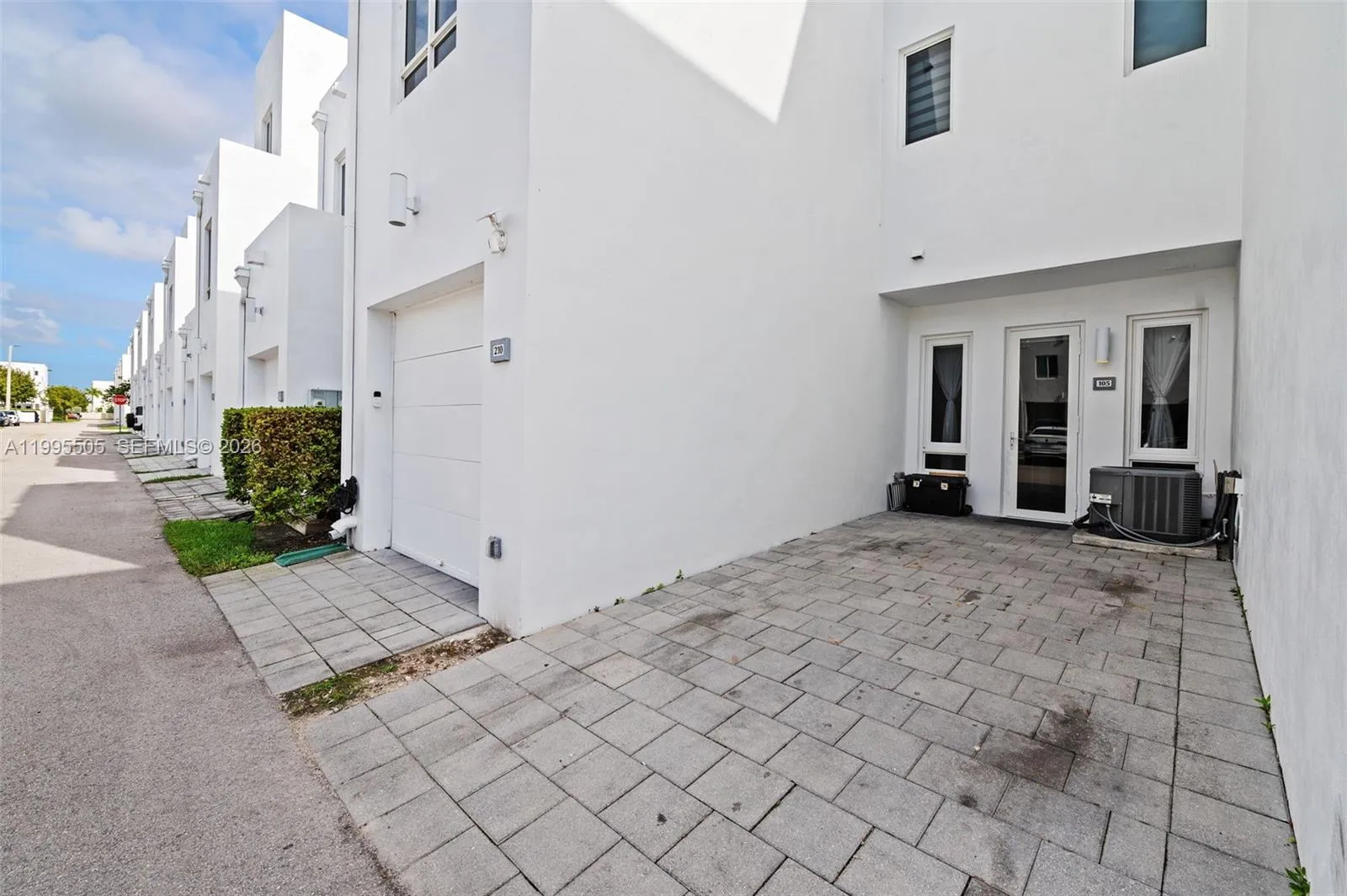 10305 Nw 63rd Ter 105, Doral, Florida 33178, Doral, Florida 33178, 3 Bedrooms Bedrooms, ,2 BathroomsBathrooms,Residential,For Sale,10305 Nw 63rd Ter 105, Doral, Florida 33178,A11995505