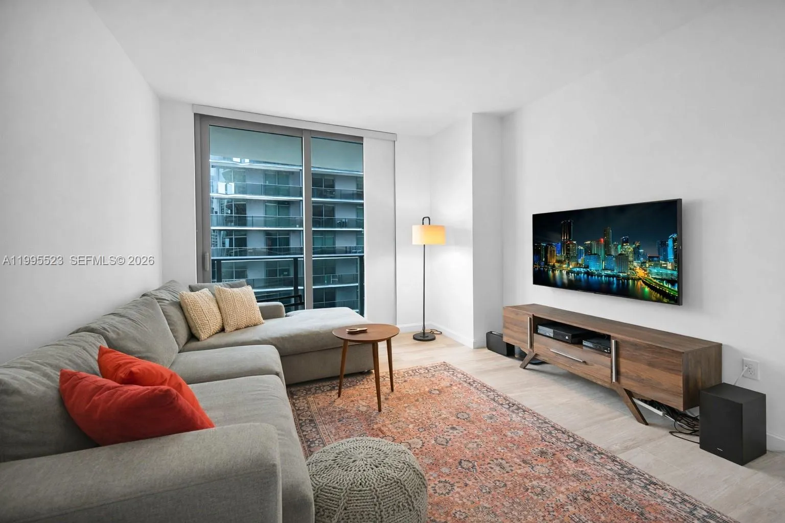 45 Sw 9th St 2906, Miami, Florida 33130, Miami, Florida 33130, 2 Bedrooms Bedrooms, ,2 BathroomsBathrooms,Residential Lease,For Rent,45 Sw 9th St 2906, Miami, Florida 33130,A11995523